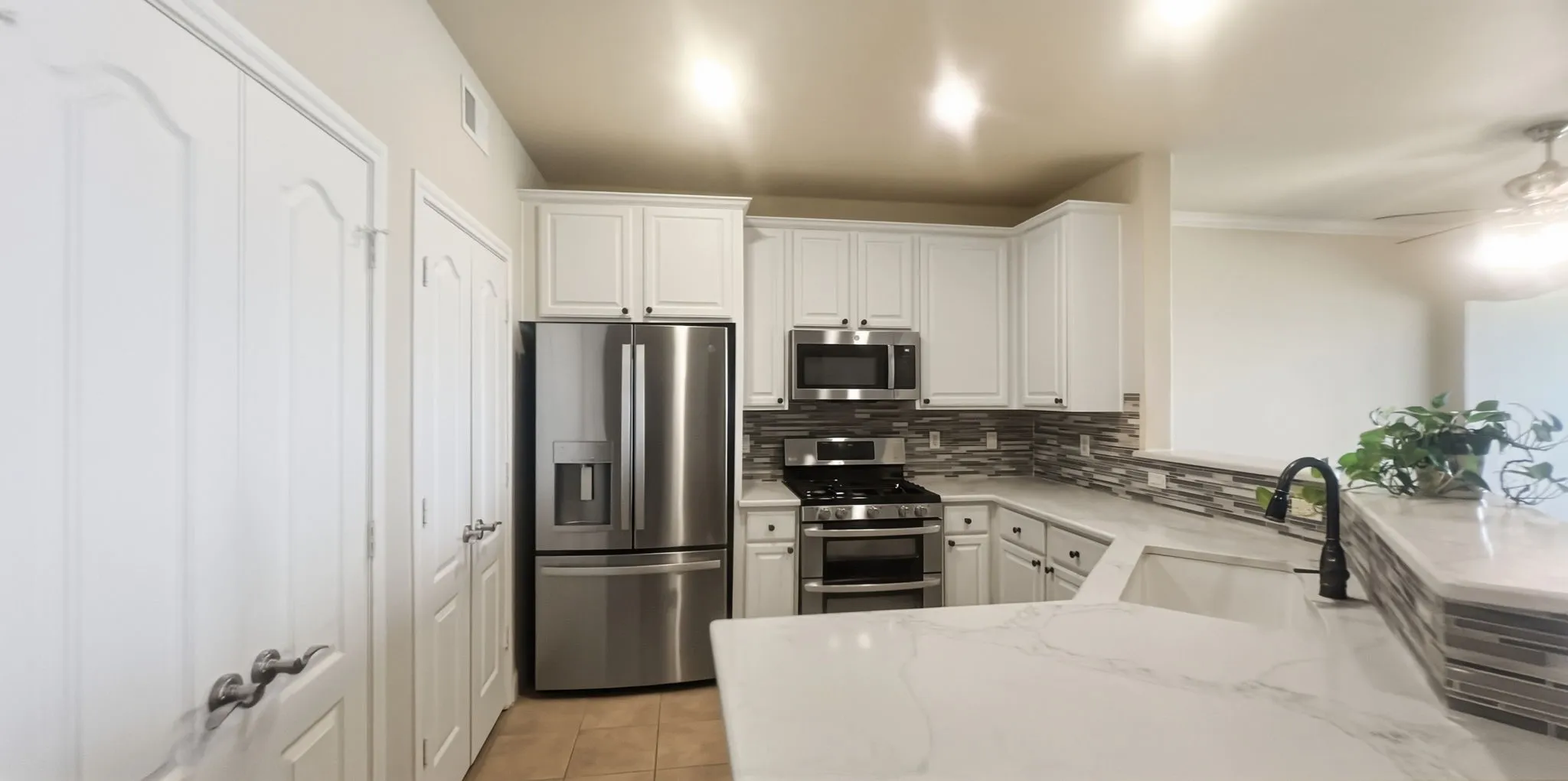Condominium For Sale in Rockwall County , 2137 Portofino Drive 2137, Rockwall, Texas 75032, 3 Bedroom, 2 Bathroom, 2 Garage spaces, 1,586 Sqft, built in 2006, mls#21312428, Real Estate Agent in Rockwall, Homes For Sale in Rockwall county, Homes For Sale in Rockwall, Realtor in Rockwall Texas, Real Estate Brokerage Independent Realty Texas, Luminita Cordes Realtor