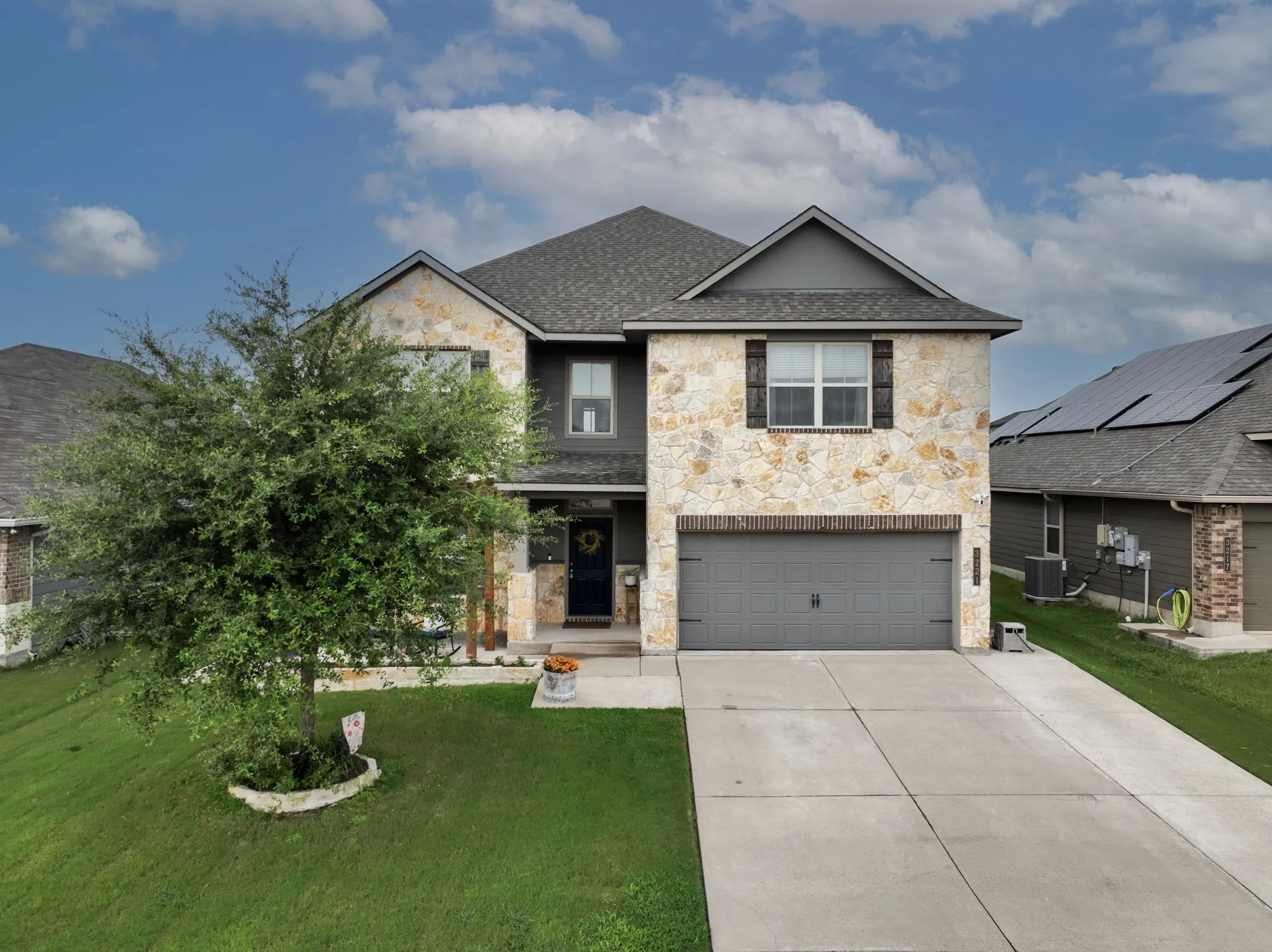 Single Family Residence For Sale in Mc Lennan County , 3221 Samson Drive, Waco, Texas 76655, 6 Bedroom, 4 Bathroom, 2 Garage spaces, 3,249 Sqft, built in 2019, mls#21309466, Real Estate Agent in Waco, Homes For Sale in Mc Lennan county, Homes For Sale in Waco, Realtor in Waco Texas, Real Estate Brokerage Independent Realty Texas, Luminita Cordes Realtor