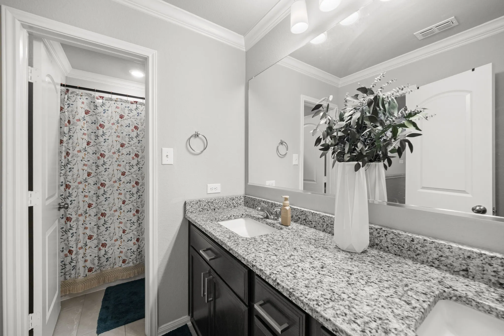 Single Family Residence For Sale in Mc Lennan County , 3221 Samson Drive, Waco, Texas 76655, 6 Bedroom, 4 Bathroom, 2 Garage spaces, 3,249 Sqft, built in 2019, mls#21309466, Real Estate Agent in Waco, Homes For Sale in Mc Lennan county, Homes For Sale in Waco, Realtor in Waco Texas, Real Estate Brokerage Independent Realty Texas, Luminita Cordes Realtor