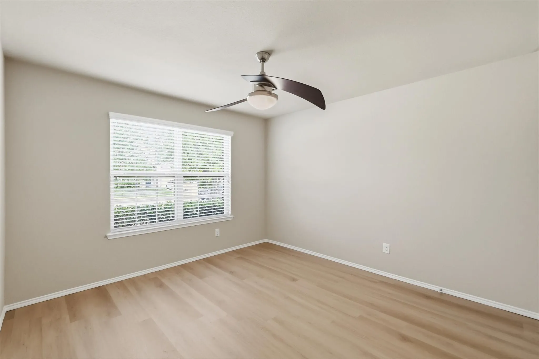 Single Family Residence For Sale in Collin County , 2334 Triston Street, Anna, Texas 75409, 4 Bedroom, 2 Bathroom, 2 Garage spaces, 1,892 Sqft, built in 2017, mls#21312435, Real Estate Agent in Anna, Homes For Sale in Collin county, Homes For Sale in Anna, Realtor in Anna Texas, Real Estate Brokerage Independent Realty Texas, Luminita Cordes Realtor