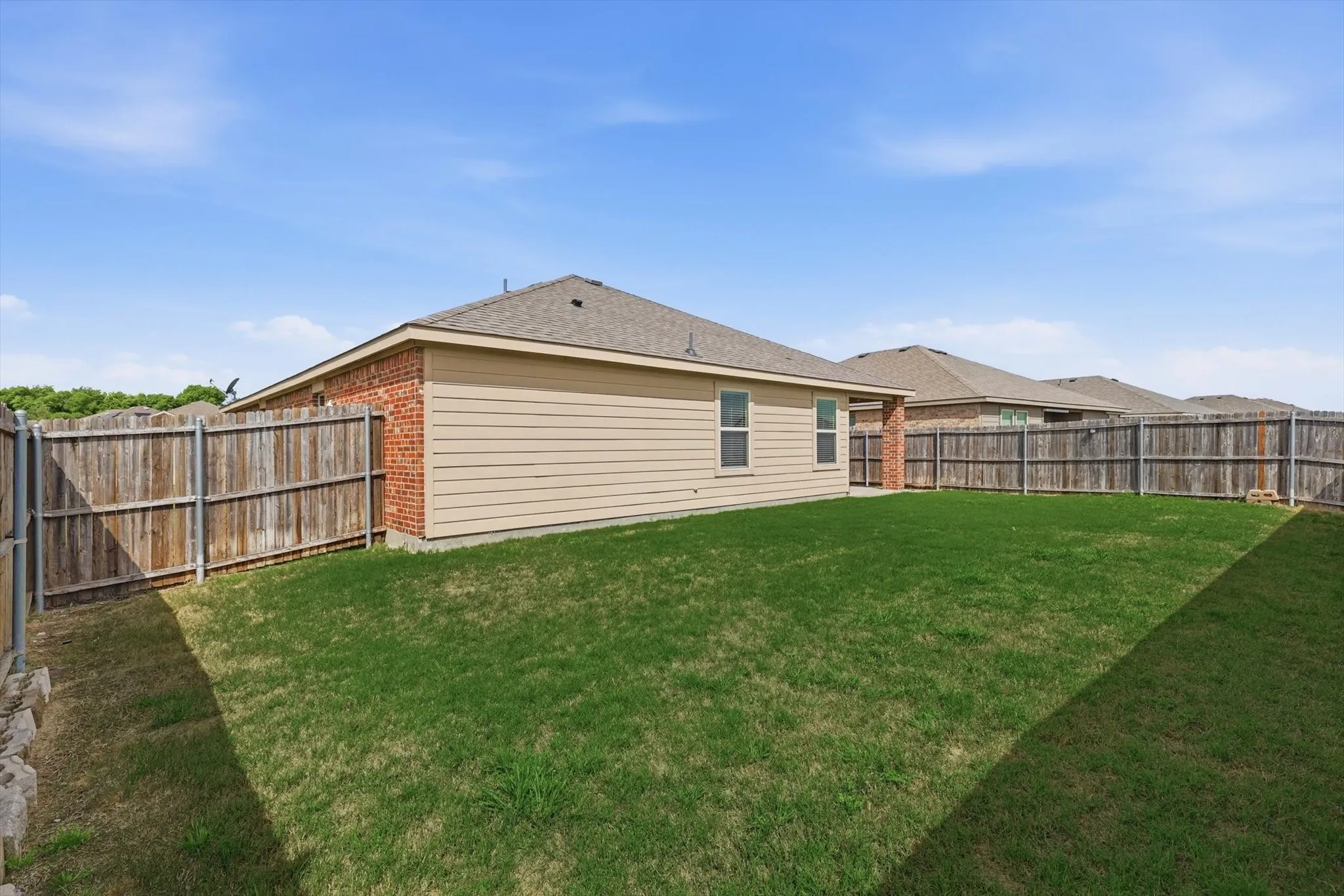 Single Family Residence For Sale in Collin County , 2334 Triston Street, Anna, Texas 75409, 4 Bedroom, 2 Bathroom, 2 Garage spaces, 1,892 Sqft, built in 2017, mls#21312435, Real Estate Agent in Anna, Homes For Sale in Collin county, Homes For Sale in Anna, Realtor in Anna Texas, Real Estate Brokerage Independent Realty Texas, Luminita Cordes Realtor