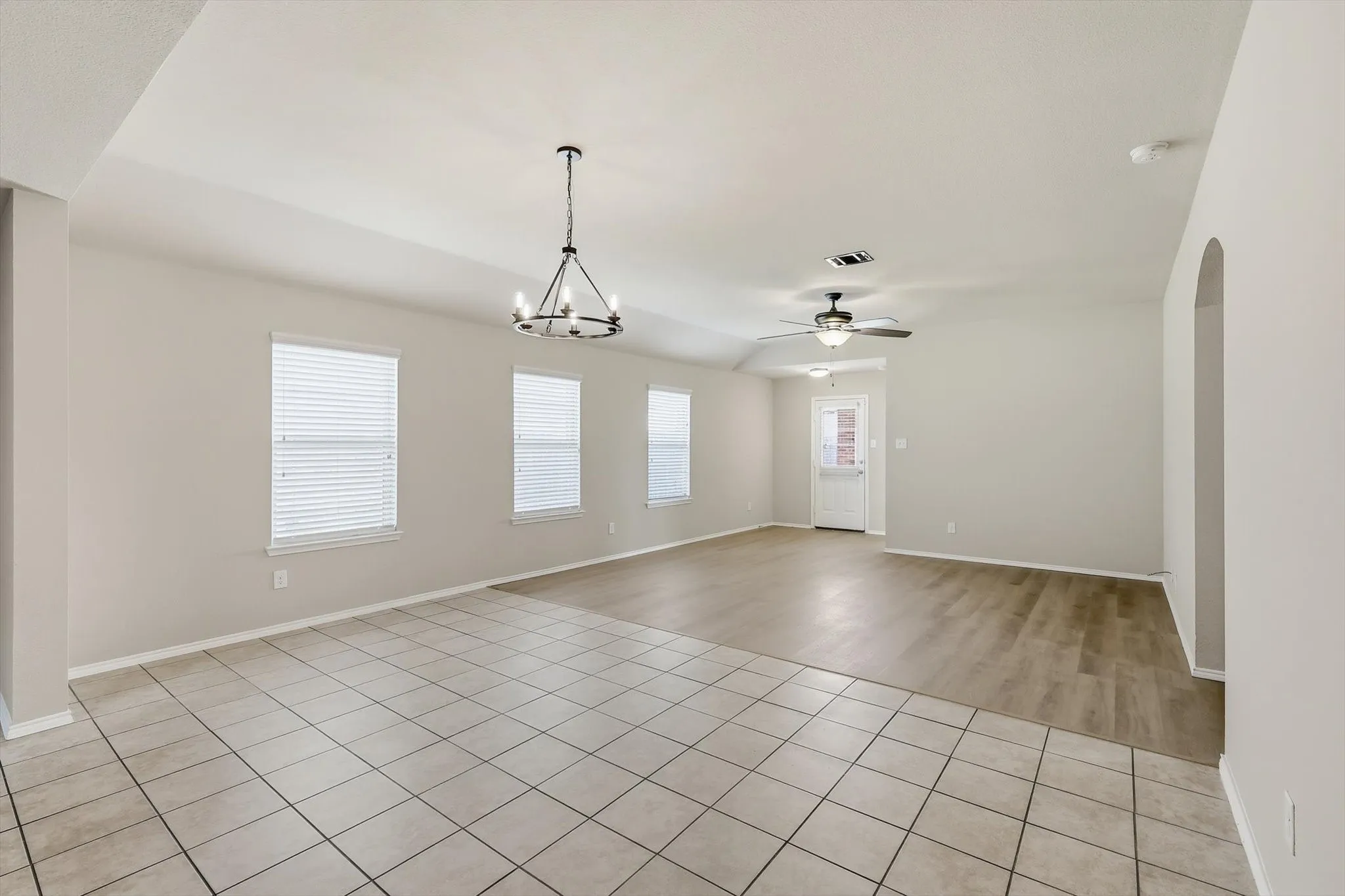 Single Family Residence For Sale in Collin County , 2334 Triston Street, Anna, Texas 75409, 4 Bedroom, 2 Bathroom, 2 Garage spaces, 1,892 Sqft, built in 2017, mls#21312435, Real Estate Agent in Anna, Homes For Sale in Collin county, Homes For Sale in Anna, Realtor in Anna Texas, Real Estate Brokerage Independent Realty Texas, Luminita Cordes Realtor