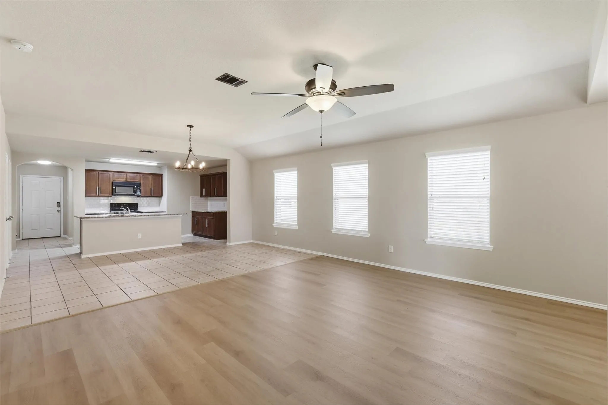 Single Family Residence For Sale in Collin County , 2334 Triston Street, Anna, Texas 75409, 4 Bedroom, 2 Bathroom, 2 Garage spaces, 1,892 Sqft, built in 2017, mls#21312435, Real Estate Agent in Anna, Homes For Sale in Collin county, Homes For Sale in Anna, Realtor in Anna Texas, Real Estate Brokerage Independent Realty Texas, Luminita Cordes Realtor