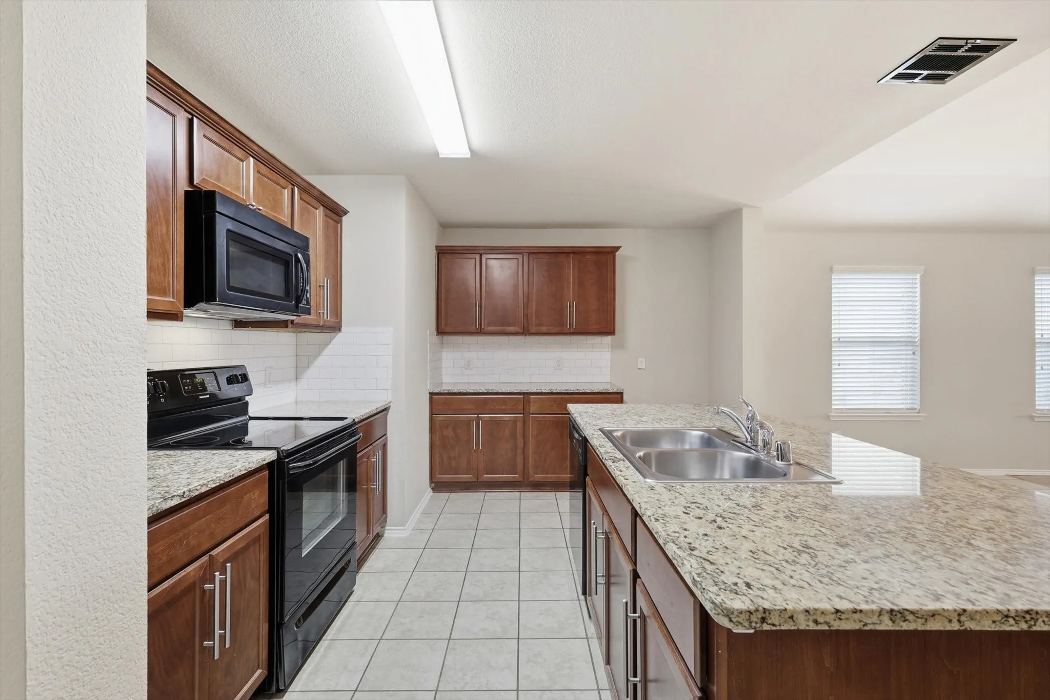 Single Family Residence For Sale in Collin County , 2334 Triston Street, Anna, Texas 75409, 4 Bedroom, 2 Bathroom, 2 Garage spaces, 1,892 Sqft, built in 2017, mls#21312435, Real Estate Agent in Anna, Homes For Sale in Collin county, Homes For Sale in Anna, Realtor in Anna Texas, Real Estate Brokerage Independent Realty Texas, Luminita Cordes Realtor