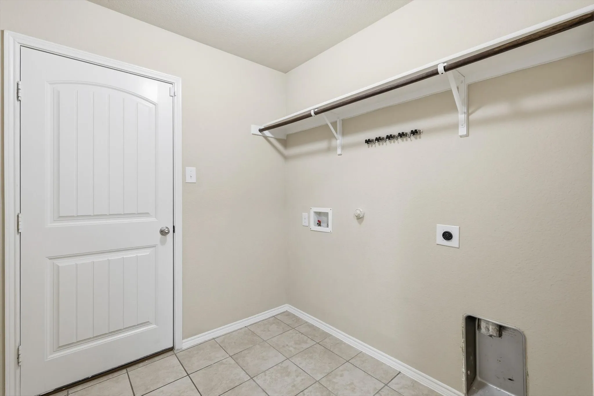 Single Family Residence For Sale in Collin County , 2334 Triston Street, Anna, Texas 75409, 4 Bedroom, 2 Bathroom, 2 Garage spaces, 1,892 Sqft, built in 2017, mls#21312435, Real Estate Agent in Anna, Homes For Sale in Collin county, Homes For Sale in Anna, Realtor in Anna Texas, Real Estate Brokerage Independent Realty Texas, Luminita Cordes Realtor