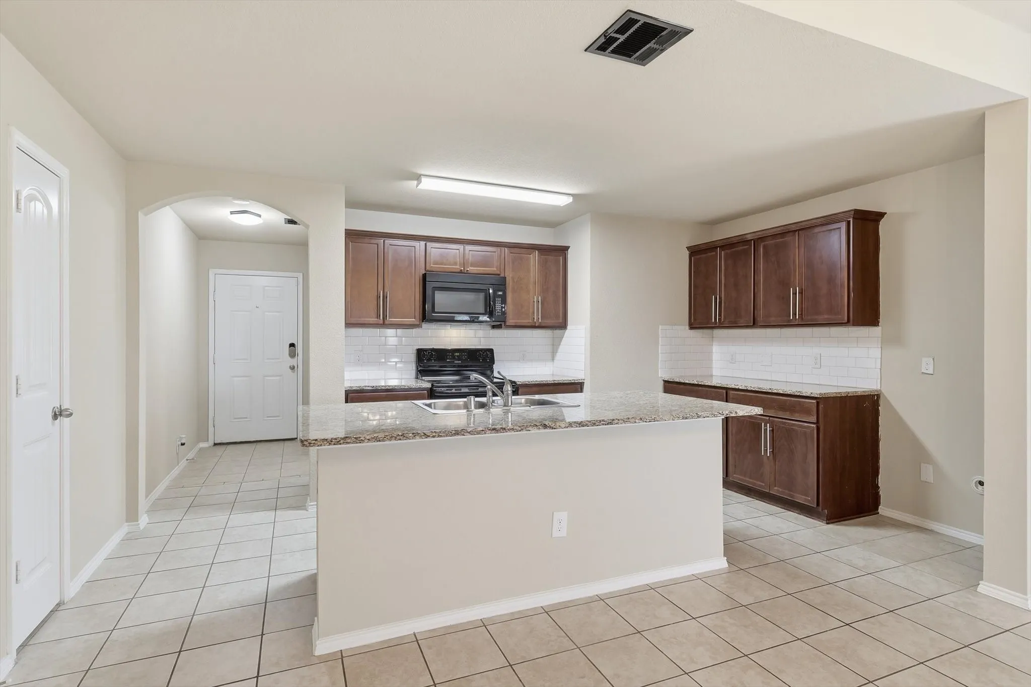 Single Family Residence For Sale in Collin County , 2334 Triston Street, Anna, Texas 75409, 4 Bedroom, 2 Bathroom, 2 Garage spaces, 1,892 Sqft, built in 2017, mls#21312435, Real Estate Agent in Anna, Homes For Sale in Collin county, Homes For Sale in Anna, Realtor in Anna Texas, Real Estate Brokerage Independent Realty Texas, Luminita Cordes Realtor