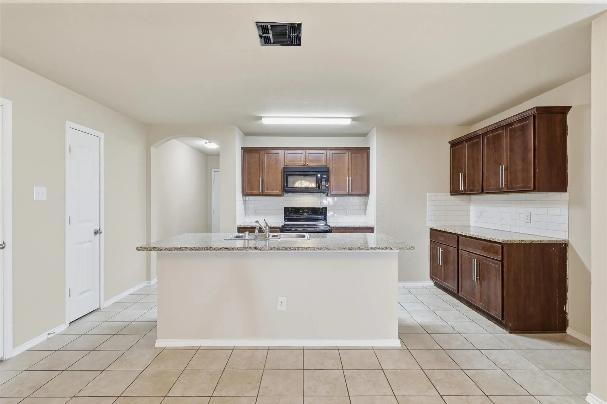 Single Family Residence For Sale in Collin County , 2334 Triston Street, Anna, Texas 75409, 4 Bedroom, 2 Bathroom, 2 Garage spaces, 1,892 Sqft, built in 2017, mls#21312435, Real Estate Agent in Anna, Homes For Sale in Collin county, Homes For Sale in Anna, Realtor in Anna Texas, Real Estate Brokerage Independent Realty Texas, Luminita Cordes Realtor