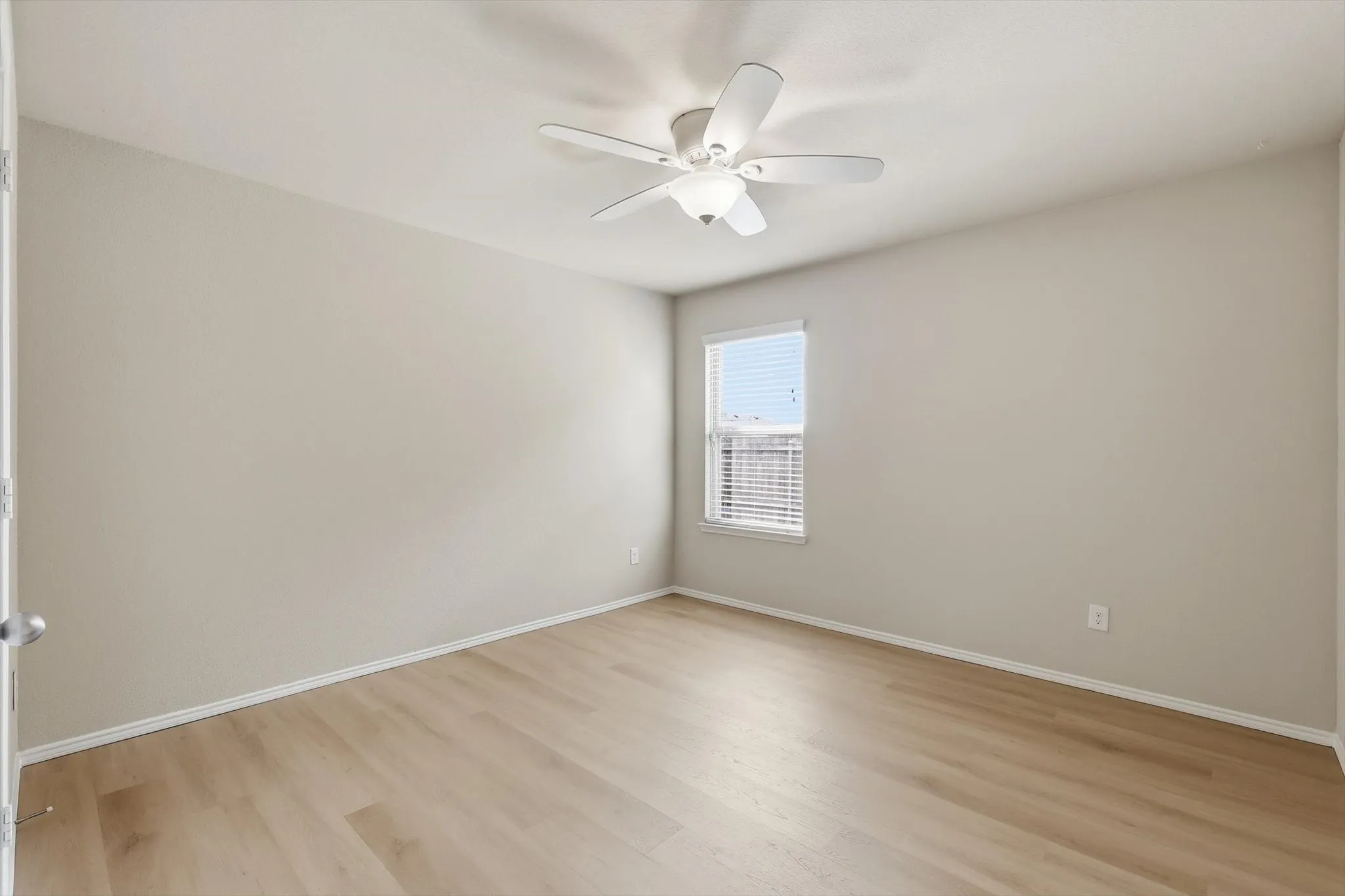 Single Family Residence For Sale in Collin County , 2334 Triston Street, Anna, Texas 75409, 4 Bedroom, 2 Bathroom, 2 Garage spaces, 1,892 Sqft, built in 2017, mls#21312435, Real Estate Agent in Anna, Homes For Sale in Collin county, Homes For Sale in Anna, Realtor in Anna Texas, Real Estate Brokerage Independent Realty Texas, Luminita Cordes Realtor
