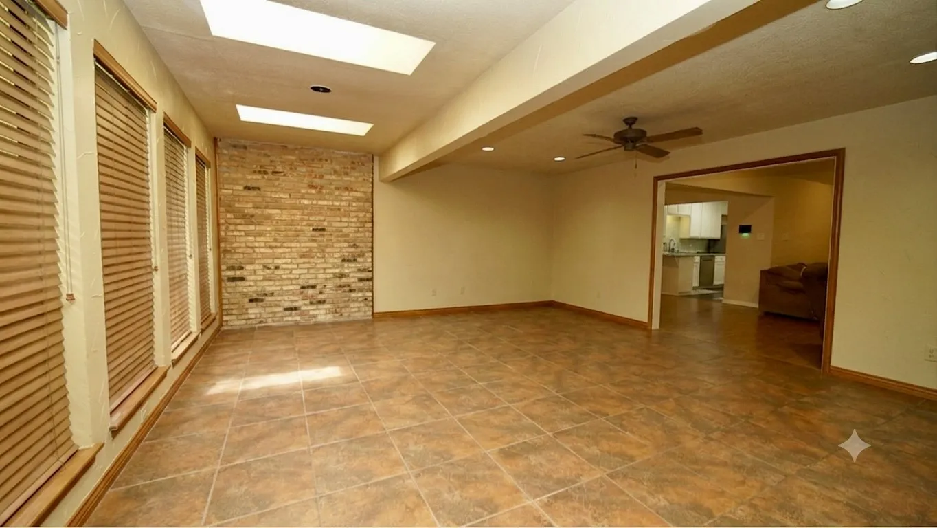 Single Family Residence For Sale in Tarrant County , 3658 Snow Creek Drive, Fort Worth, Texas 76008, 4 Bedroom, 2 Bathroom, 2 Garage spaces, 2,784 Sqft, built in 1984, mls#21312442, Real Estate Agent in Fort Worth, Homes For Sale in Tarrant county, Homes For Sale in Fort Worth, Realtor in Fort Worth Texas, Real Estate Brokerage Independent Realty Texas, Luminita Cordes Realtor