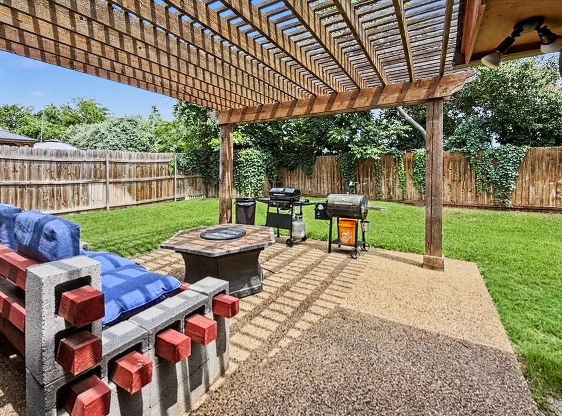 Single Family Residence For Sale in Tarrant County , 3658 Snow Creek Drive, Fort Worth, Texas 76008, 4 Bedroom, 2 Bathroom, 2 Garage spaces, 2,784 Sqft, built in 1984, mls#21312442, Real Estate Agent in Fort Worth, Homes For Sale in Tarrant county, Homes For Sale in Fort Worth, Realtor in Fort Worth Texas, Real Estate Brokerage Independent Realty Texas, Luminita Cordes Realtor