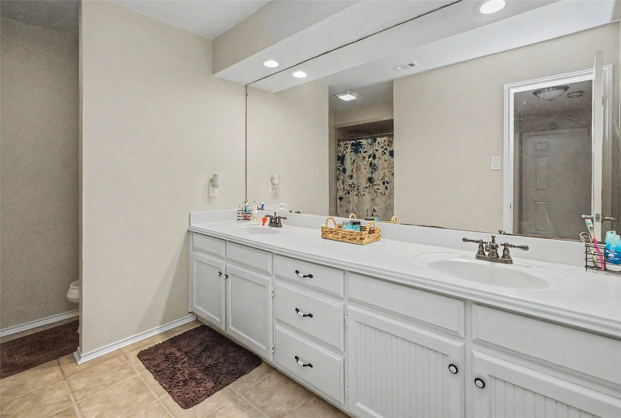Single Family Residence For Sale in Tarrant County , 3658 Snow Creek Drive, Fort Worth, Texas 76008, 4 Bedroom, 2 Bathroom, 2 Garage spaces, 2,784 Sqft, built in 1984, mls#21312442, Real Estate Agent in Fort Worth, Homes For Sale in Tarrant county, Homes For Sale in Fort Worth, Realtor in Fort Worth Texas, Real Estate Brokerage Independent Realty Texas, Luminita Cordes Realtor