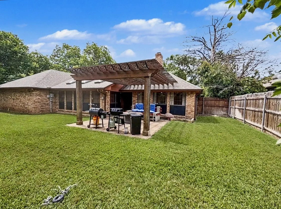 Single Family Residence For Sale in Tarrant County , 3658 Snow Creek Drive, Fort Worth, Texas 76008, 4 Bedroom, 2 Bathroom, 2 Garage spaces, 2,784 Sqft, built in 1984, mls#21312442, Real Estate Agent in Fort Worth, Homes For Sale in Tarrant county, Homes For Sale in Fort Worth, Realtor in Fort Worth Texas, Real Estate Brokerage Independent Realty Texas, Luminita Cordes Realtor