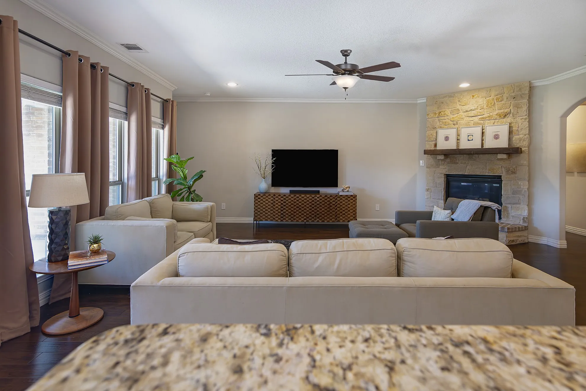 Single Family Residence For Sale in Johnson County , 815 Chestnut Grove Drive, Cleburne, Texas 76033, 3 Bedroom, 2 Bathroom, 2 Garage spaces, 2,179 Sqft, built in 2018, mls#21309900, Real Estate Agent in Cleburne, Homes For Sale in Johnson county, Homes For Sale in Cleburne, Realtor in Cleburne Texas, Real Estate Brokerage Independent Realty Texas, Luminita Cordes Realtor