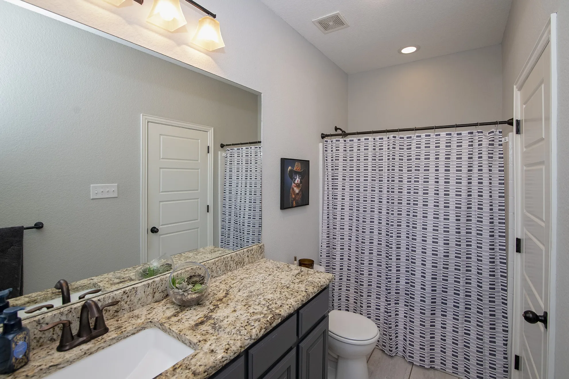 Single Family Residence For Sale in Johnson County , 815 Chestnut Grove Drive, Cleburne, Texas 76033, 3 Bedroom, 2 Bathroom, 2 Garage spaces, 2,179 Sqft, built in 2018, mls#21309900, Real Estate Agent in Cleburne, Homes For Sale in Johnson county, Homes For Sale in Cleburne, Realtor in Cleburne Texas, Real Estate Brokerage Independent Realty Texas, Luminita Cordes Realtor