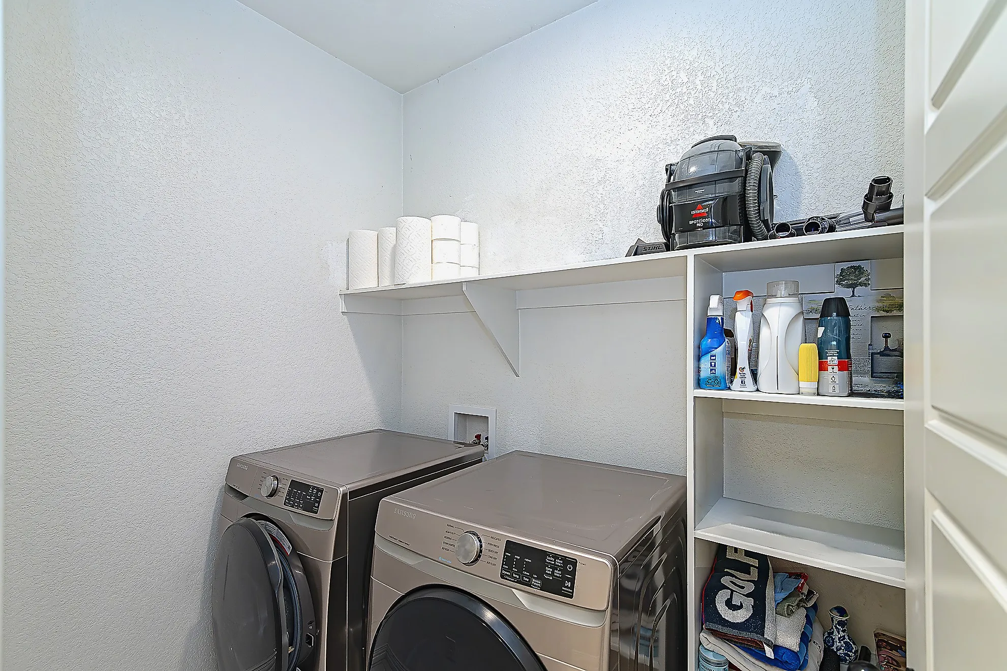 Single Family Residence For Sale in Johnson County , 815 Chestnut Grove Drive, Cleburne, Texas 76033, 3 Bedroom, 2 Bathroom, 2 Garage spaces, 2,179 Sqft, built in 2018, mls#21309900, Real Estate Agent in Cleburne, Homes For Sale in Johnson county, Homes For Sale in Cleburne, Realtor in Cleburne Texas, Real Estate Brokerage Independent Realty Texas, Luminita Cordes Realtor