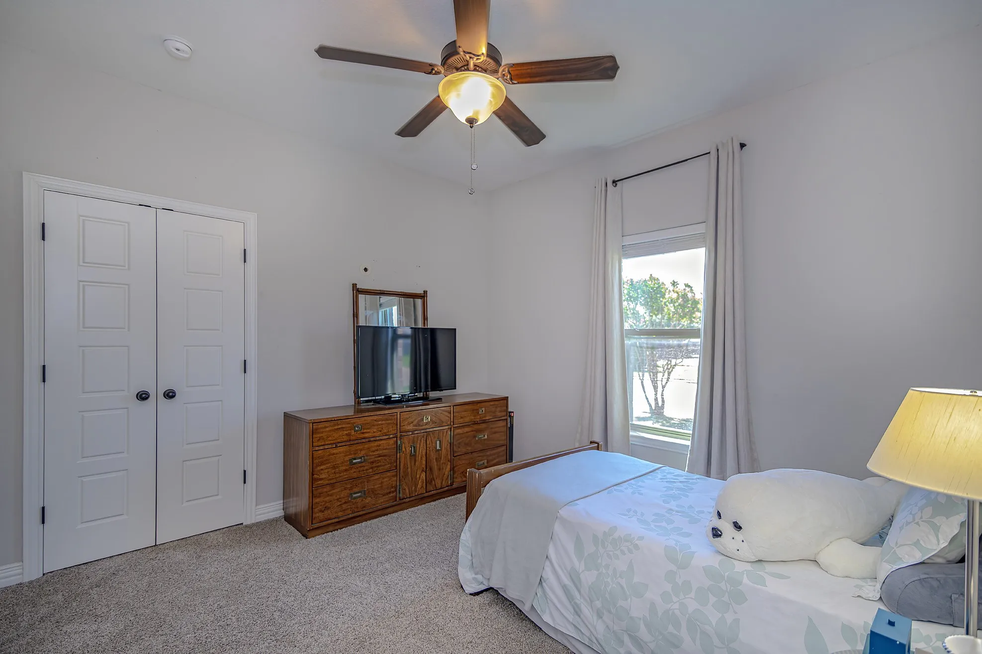 Single Family Residence For Sale in Johnson County , 815 Chestnut Grove Drive, Cleburne, Texas 76033, 3 Bedroom, 2 Bathroom, 2 Garage spaces, 2,179 Sqft, built in 2018, mls#21309900, Real Estate Agent in Cleburne, Homes For Sale in Johnson county, Homes For Sale in Cleburne, Realtor in Cleburne Texas, Real Estate Brokerage Independent Realty Texas, Luminita Cordes Realtor