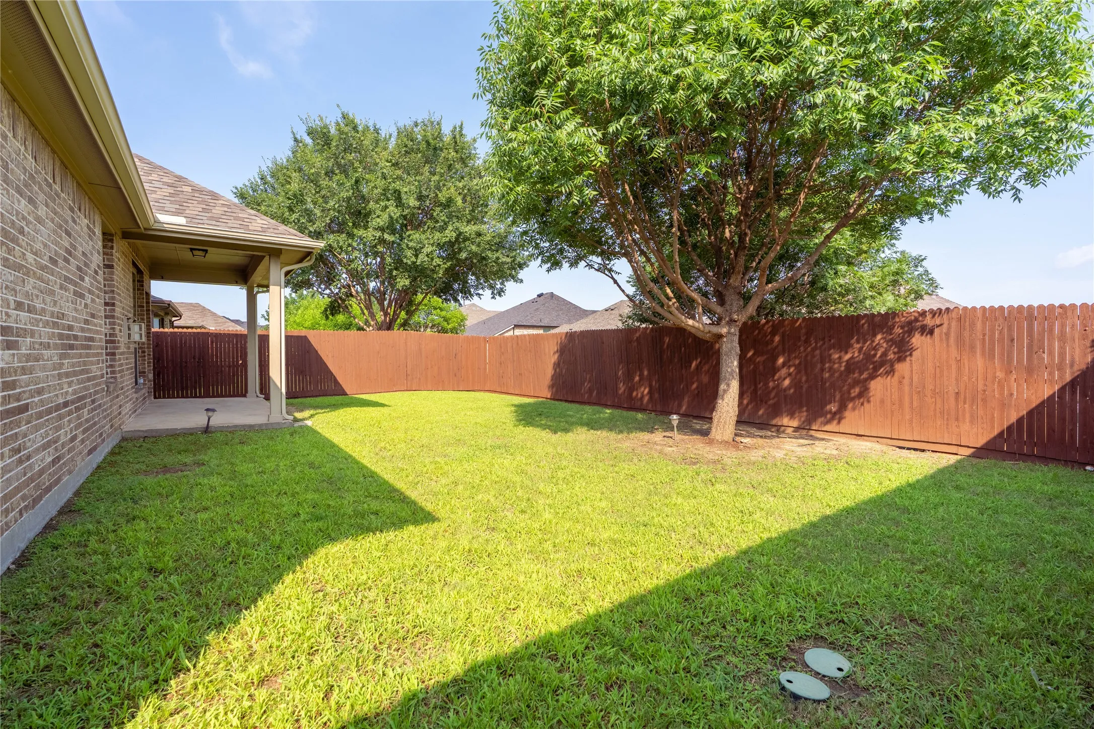Single Family Residence For Rent in Denton County , 612 Calliopsis Street, Little Elm, Texas 75068, 4 Bedroom, 2 Bathroom, 2 Garage spaces, 2,044 Sqft, built in 2014, mls#21286261, Real Estate Agent in Little Elm, Homes For Rent in Denton county, Homes For Rent in Little Elm, Realtor in Little Elm Texas, Real Estate Brokerage Independent Realty Texas, Luminita Cordes Realtor