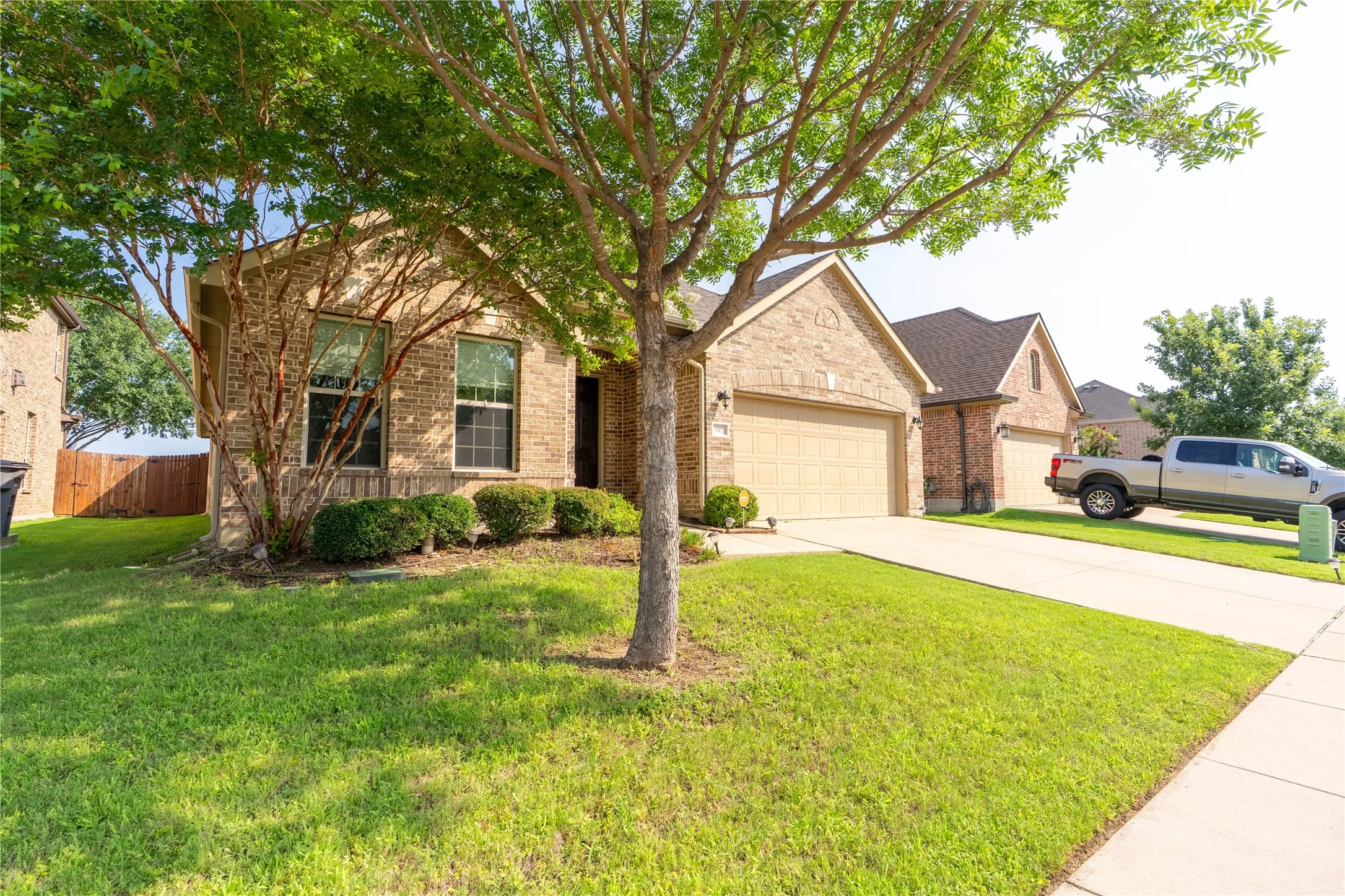 Single Family Residence For Rent in Denton County , 612 Calliopsis Street, Little Elm, Texas 75068, 4 Bedroom, 2 Bathroom, 2 Garage spaces, 2,044 Sqft, built in 2014, mls#21286261, Real Estate Agent in Little Elm, Homes For Rent in Denton county, Homes For Rent in Little Elm, Realtor in Little Elm Texas, Real Estate Brokerage Independent Realty Texas, Luminita Cordes Realtor
