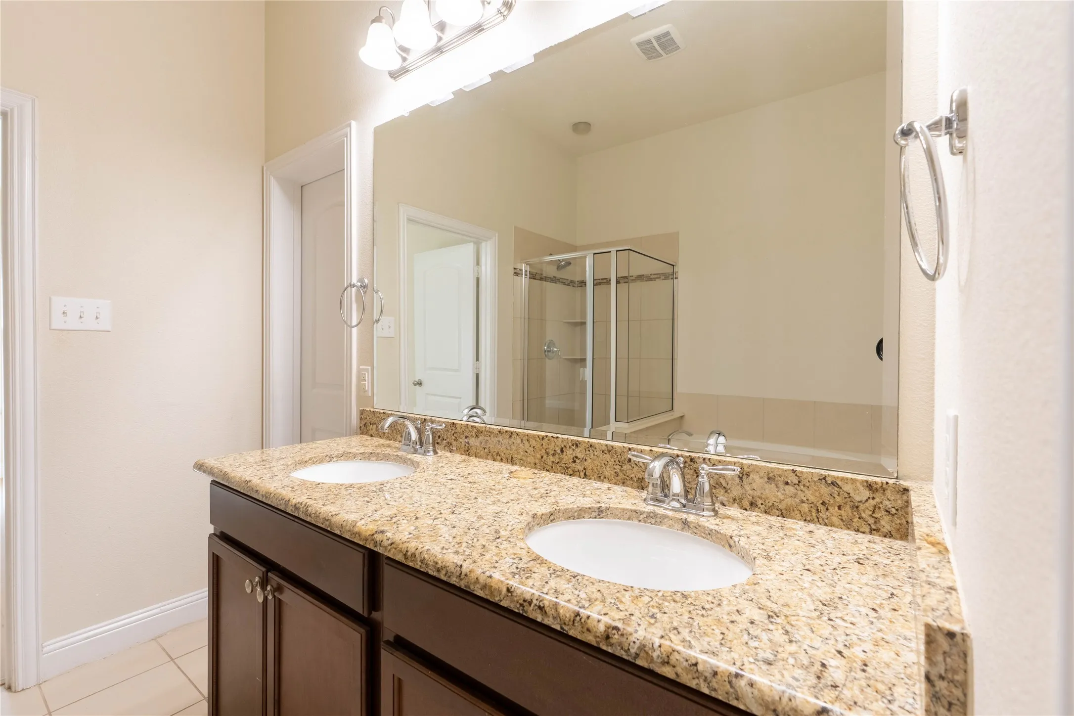Single Family Residence For Rent in Denton County , 612 Calliopsis Street, Little Elm, Texas 75068, 4 Bedroom, 2 Bathroom, 2 Garage spaces, 2,044 Sqft, built in 2014, mls#21286261, Real Estate Agent in Little Elm, Homes For Rent in Denton county, Homes For Rent in Little Elm, Realtor in Little Elm Texas, Real Estate Brokerage Independent Realty Texas, Luminita Cordes Realtor