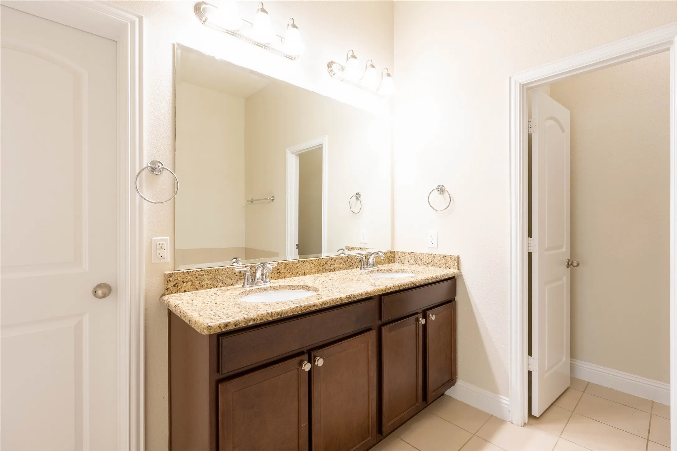 Single Family Residence For Rent in Denton County , 612 Calliopsis Street, Little Elm, Texas 75068, 4 Bedroom, 2 Bathroom, 2 Garage spaces, 2,044 Sqft, built in 2014, mls#21286261, Real Estate Agent in Little Elm, Homes For Rent in Denton county, Homes For Rent in Little Elm, Realtor in Little Elm Texas, Real Estate Brokerage Independent Realty Texas, Luminita Cordes Realtor