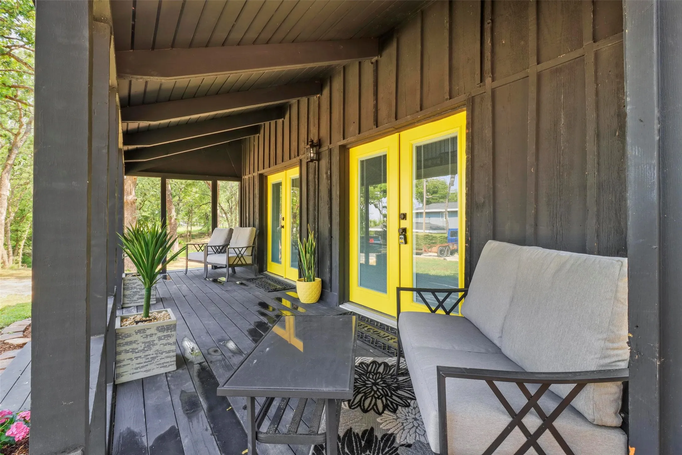 Covered Porch 1208 Dorothy