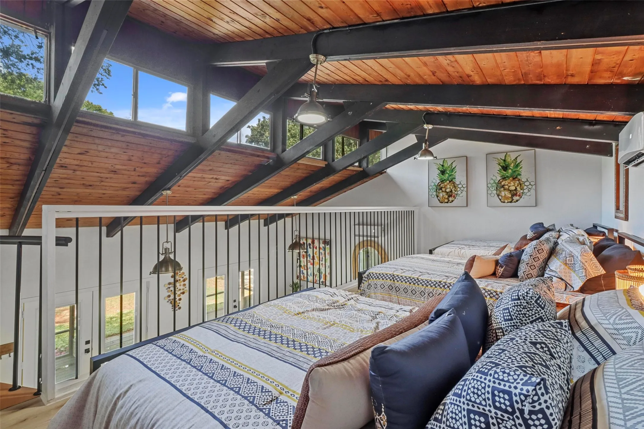 Loft sleeps 6 at 1208 Dorothy