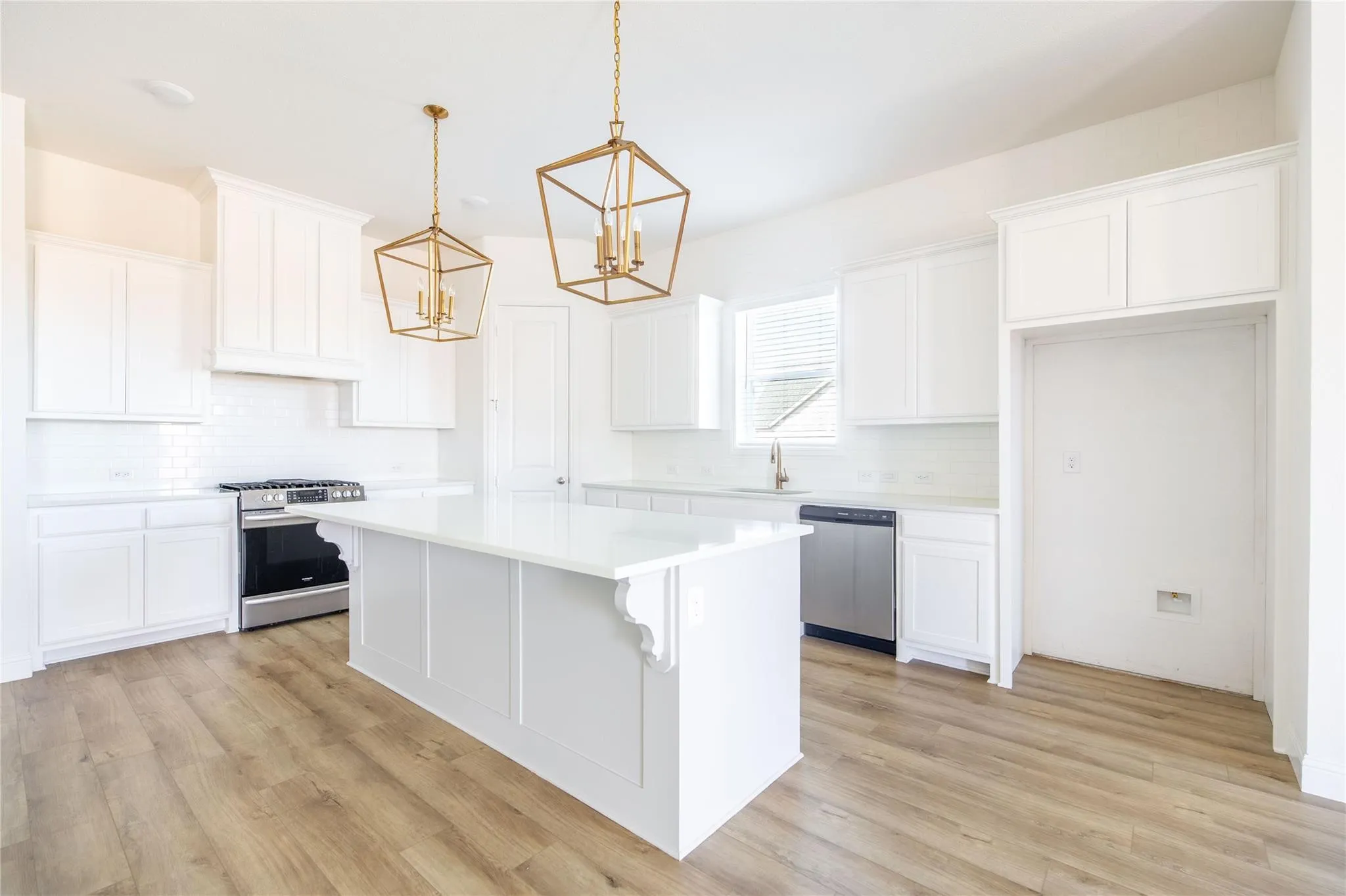 Single Family Residence For Rent in Parker County , 232 Observation Drive N, Aledo, Texas 76008, 4 Bedroom, 2 Bathroom, 2 Garage spaces, 2,296 Sqft, built in 2022, mls#21312475, Real Estate Agent in Aledo, Homes For Rent in Parker county, Homes For Rent in Aledo, Realtor in Aledo Texas, Real Estate Brokerage Independent Realty Texas, Luminita Cordes Realtor