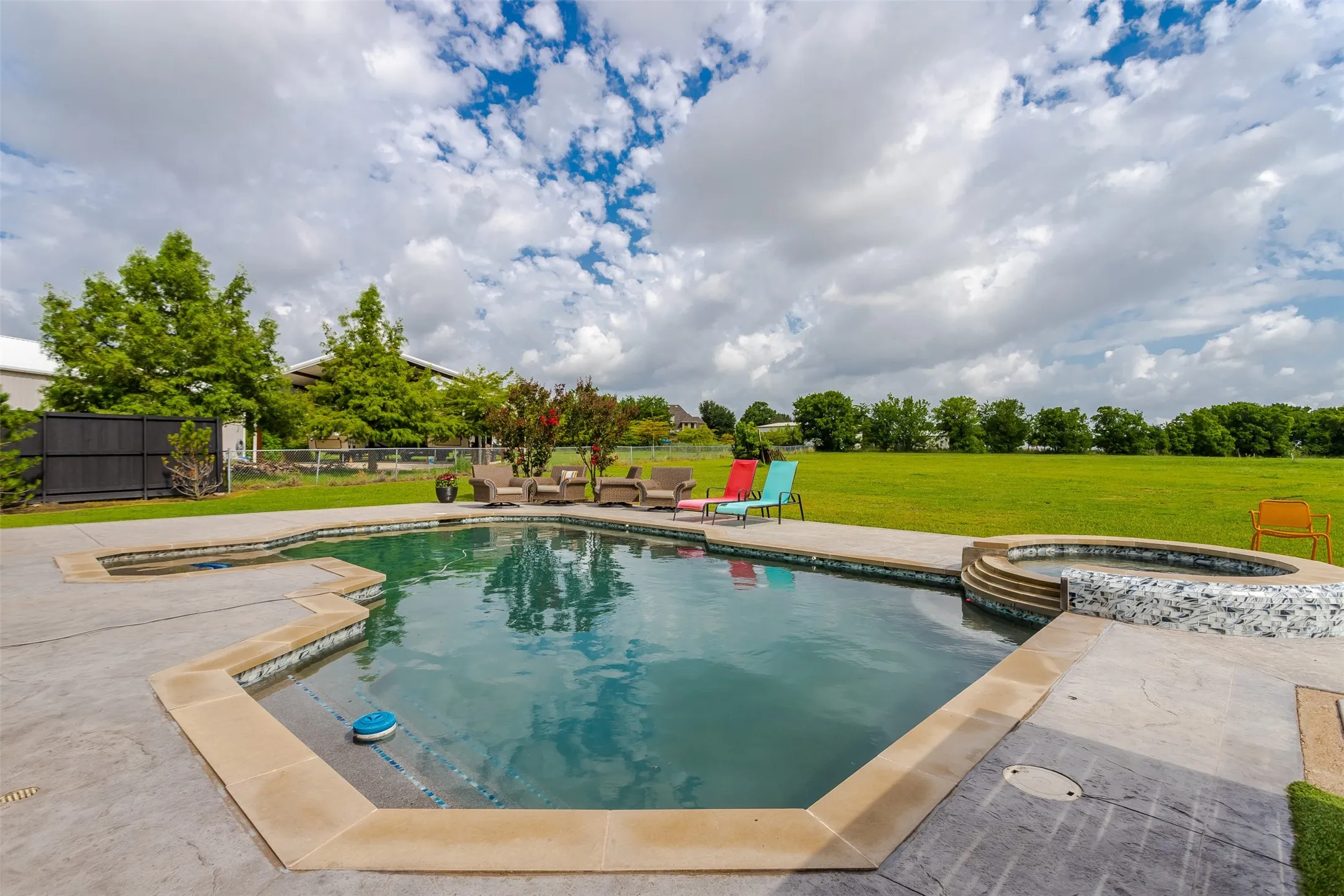 Single Family Residence For Sale in Kaufman County , 11176 Old Military Trail, Forney, Texas 75126, 4 Bedroom, 3 Bathroom, 2 Garage spaces, 2,147 Sqft, built in 1996, mls#21310659, Real Estate Agent in Forney, Homes For Sale in Kaufman county, Homes For Sale in Forney, Realtor in Forney Texas, Real Estate Brokerage Independent Realty Texas, Luminita Cordes Realtor