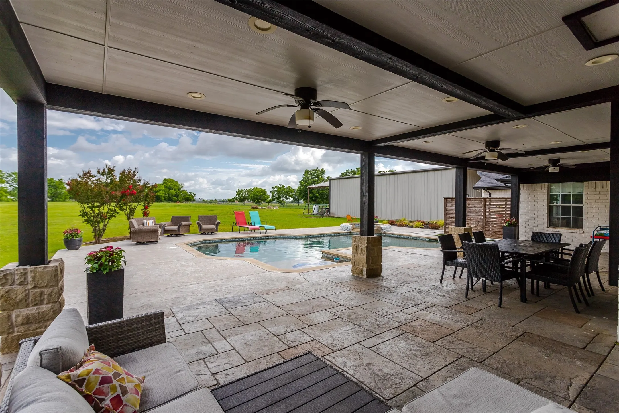 Single Family Residence For Sale in Kaufman County , 11176 Old Military Trail, Forney, Texas 75126, 4 Bedroom, 3 Bathroom, 2 Garage spaces, 2,147 Sqft, built in 1996, mls#21310659, Real Estate Agent in Forney, Homes For Sale in Kaufman county, Homes For Sale in Forney, Realtor in Forney Texas, Real Estate Brokerage Independent Realty Texas, Luminita Cordes Realtor