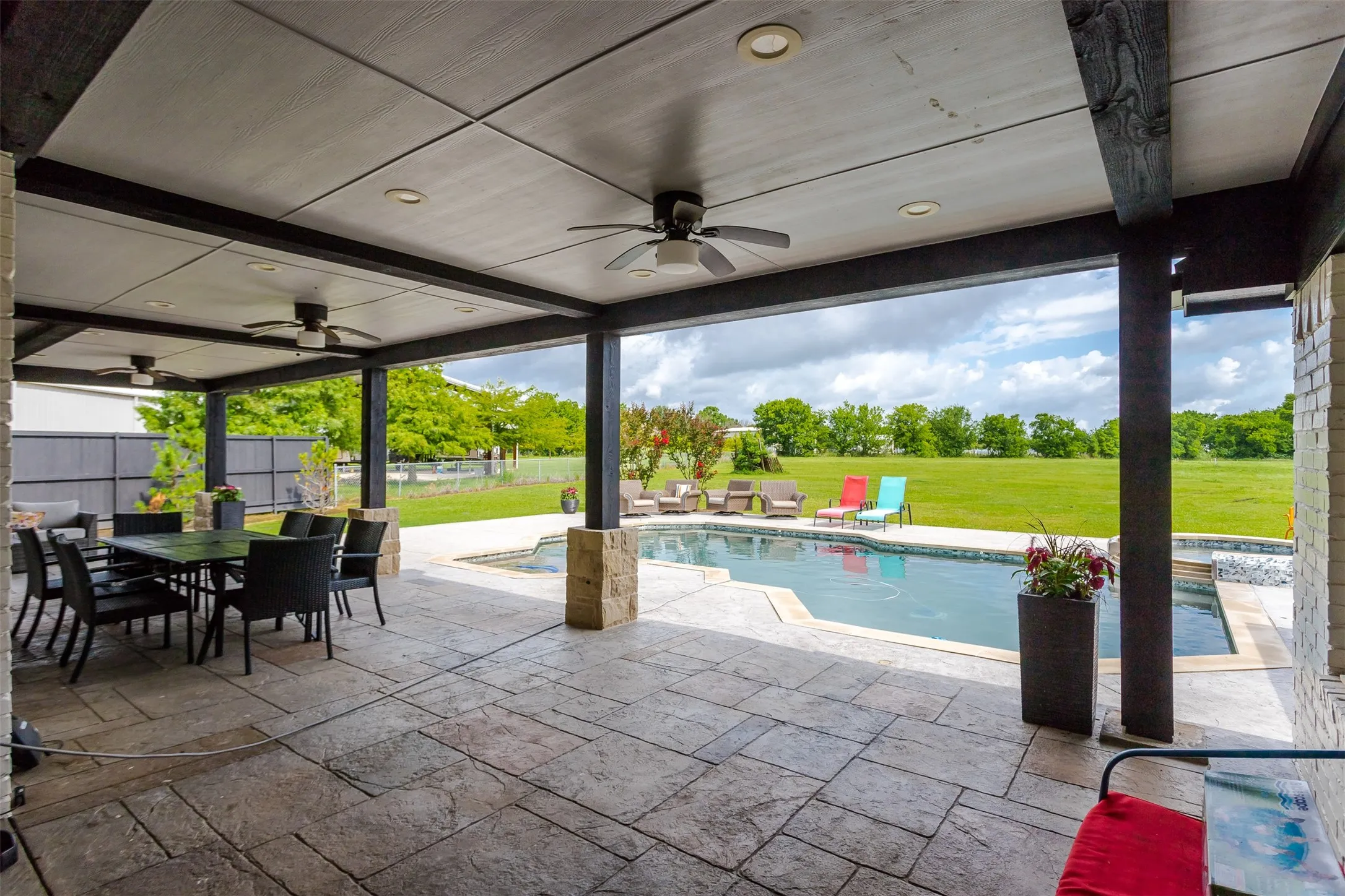 Single Family Residence For Sale in Kaufman County , 11176 Old Military Trail, Forney, Texas 75126, 4 Bedroom, 3 Bathroom, 2 Garage spaces, 2,147 Sqft, built in 1996, mls#21310659, Real Estate Agent in Forney, Homes For Sale in Kaufman county, Homes For Sale in Forney, Realtor in Forney Texas, Real Estate Brokerage Independent Realty Texas, Luminita Cordes Realtor
