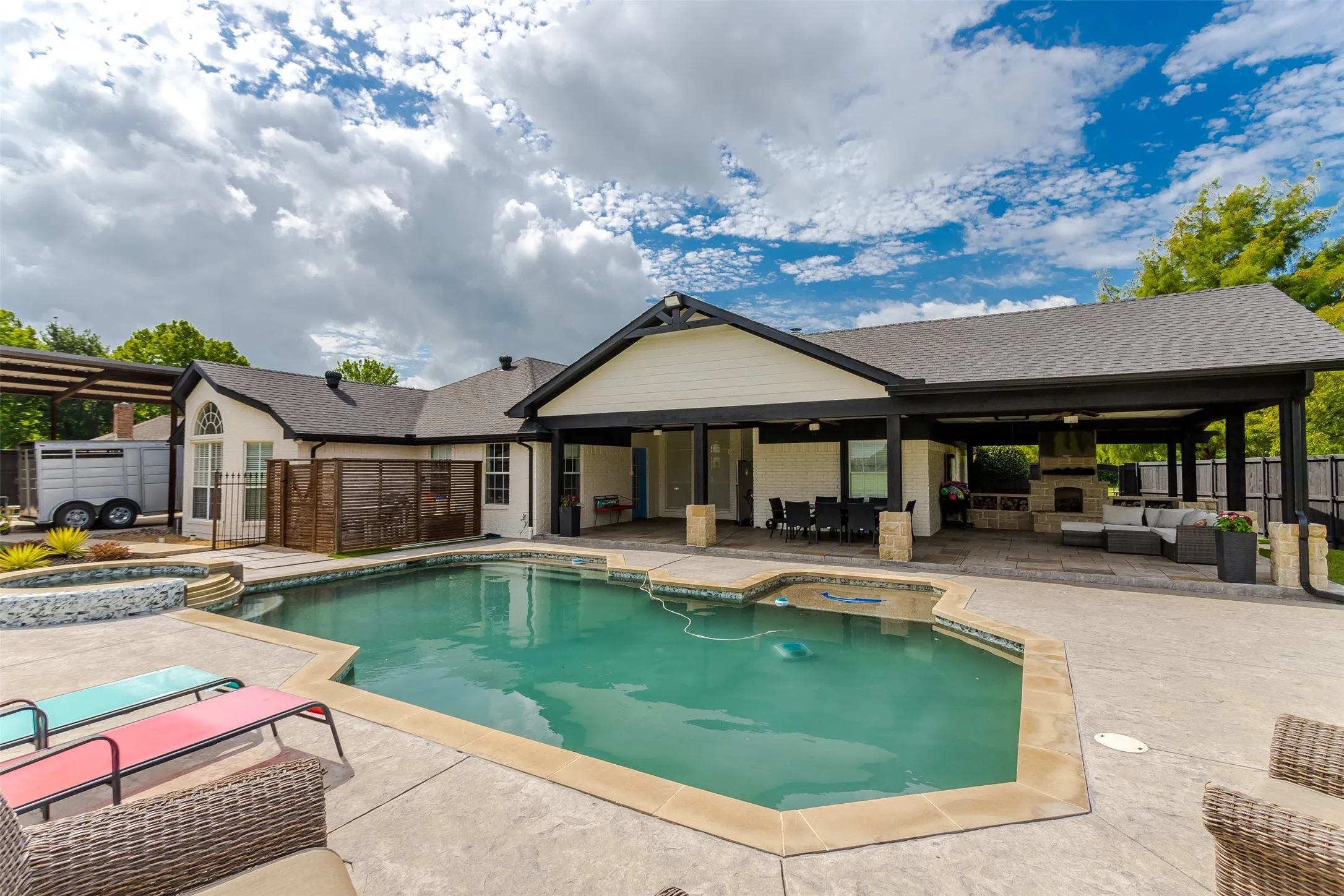 Single Family Residence For Sale in Kaufman County , 11176 Old Military Trail, Forney, Texas 75126, 4 Bedroom, 3 Bathroom, 2 Garage spaces, 2,147 Sqft, built in 1996, mls#21310659, Real Estate Agent in Forney, Homes For Sale in Kaufman county, Homes For Sale in Forney, Realtor in Forney Texas, Real Estate Brokerage Independent Realty Texas, Luminita Cordes Realtor
