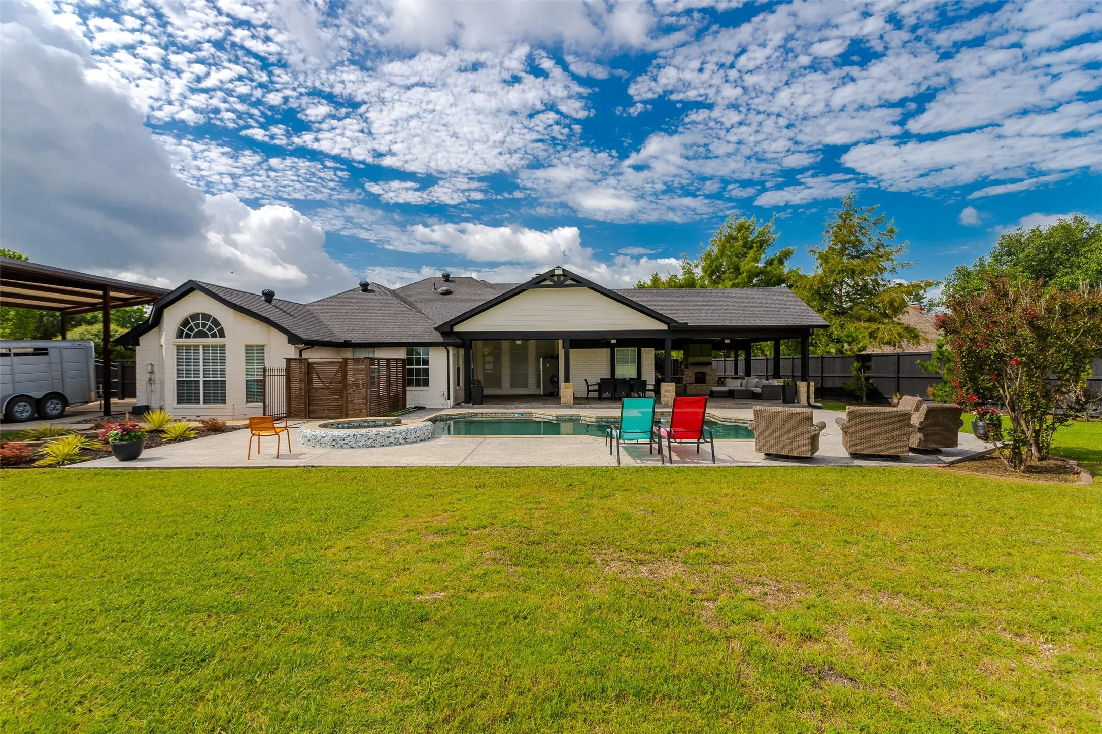 Single Family Residence For Sale in Kaufman County , 11176 Old Military Trail, Forney, Texas 75126, 4 Bedroom, 3 Bathroom, 2 Garage spaces, 2,147 Sqft, built in 1996, mls#21310659, Real Estate Agent in Forney, Homes For Sale in Kaufman county, Homes For Sale in Forney, Realtor in Forney Texas, Real Estate Brokerage Independent Realty Texas, Luminita Cordes Realtor