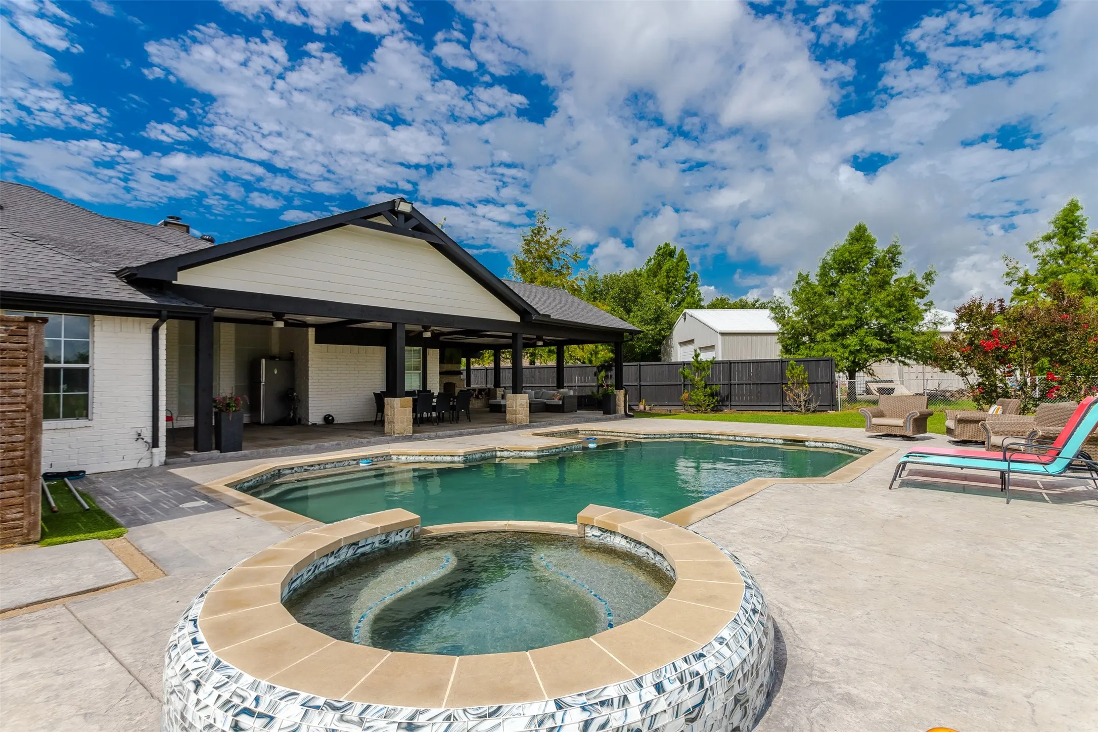 Single Family Residence For Sale in Kaufman County , 11176 Old Military Trail, Forney, Texas 75126, 4 Bedroom, 3 Bathroom, 2 Garage spaces, 2,147 Sqft, built in 1996, mls#21310659, Real Estate Agent in Forney, Homes For Sale in Kaufman county, Homes For Sale in Forney, Realtor in Forney Texas, Real Estate Brokerage Independent Realty Texas, Luminita Cordes Realtor