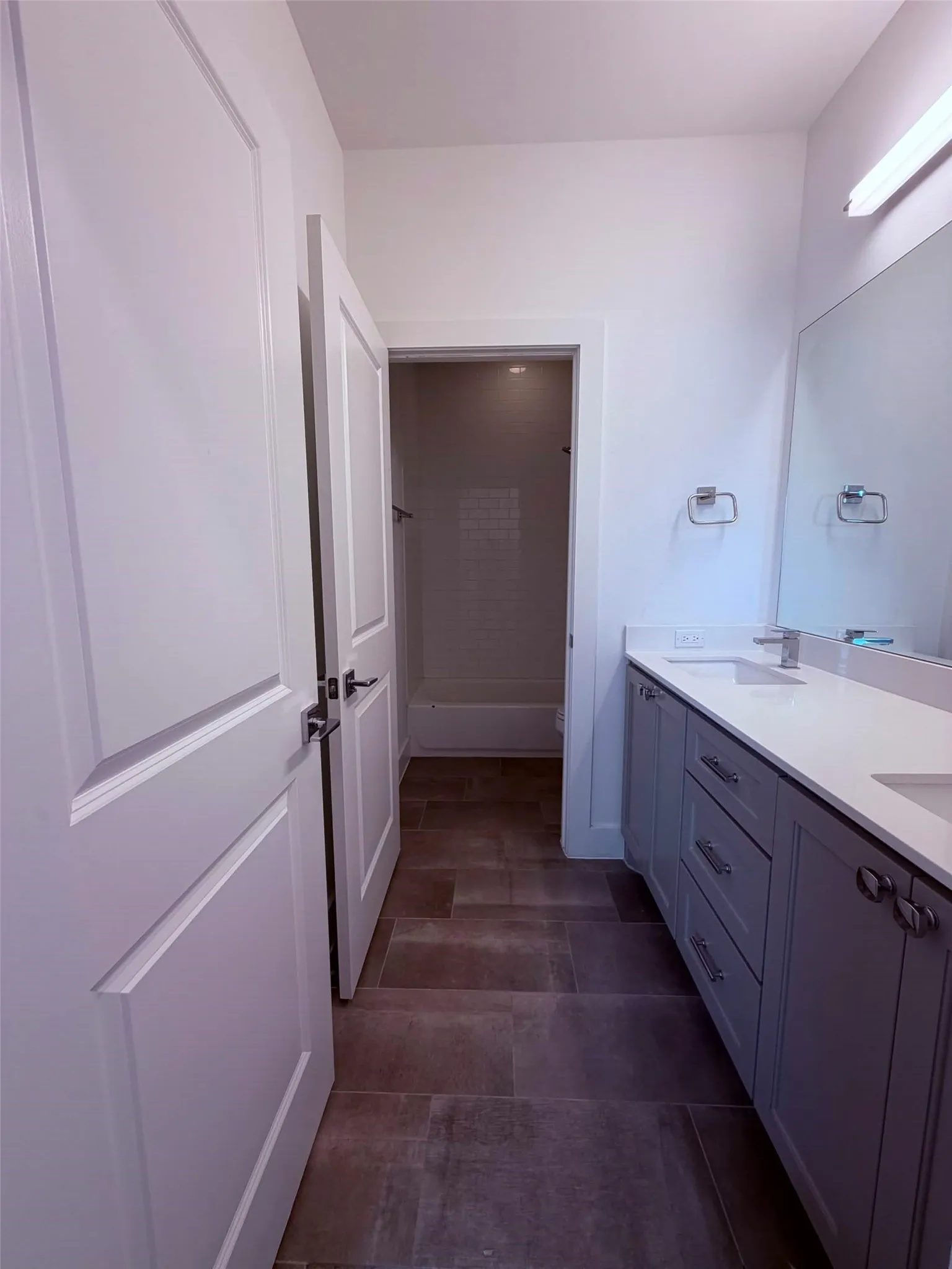 Single Family Residence For Rent in Tarrant County , 2232 Scenic Bluff Drive, Fort Worth, Texas 76111, 3 Bedroom, 3 Bathroom, 2 Garage spaces, 2,212 Sqft, built in 2019, mls#21312255, Real Estate Agent in Fort Worth, Homes For Rent in Tarrant county, Homes For Rent in Fort Worth, Realtor in Fort Worth Texas, Real Estate Brokerage Independent Realty Texas, Luminita Cordes Realtor