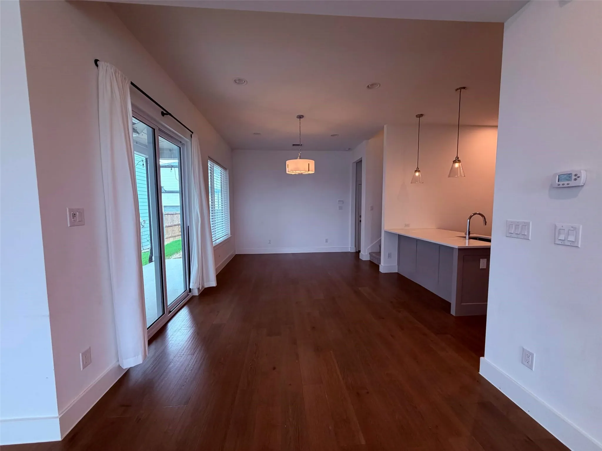 Single Family Residence For Rent in Tarrant County , 2232 Scenic Bluff Drive, Fort Worth, Texas 76111, 3 Bedroom, 3 Bathroom, 2 Garage spaces, 2,212 Sqft, built in 2019, mls#21312255, Real Estate Agent in Fort Worth, Homes For Rent in Tarrant county, Homes For Rent in Fort Worth, Realtor in Fort Worth Texas, Real Estate Brokerage Independent Realty Texas, Luminita Cordes Realtor