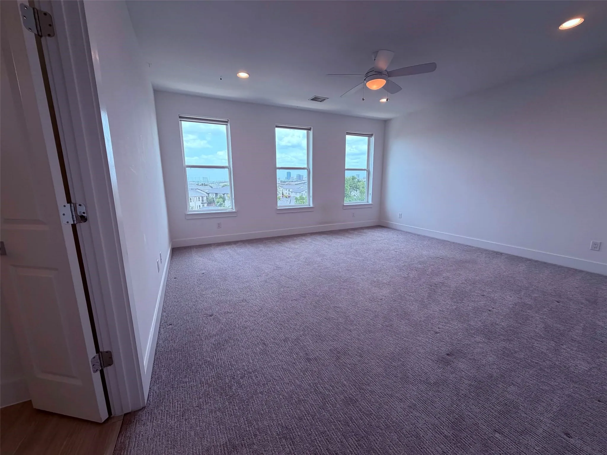 Single Family Residence For Rent in Tarrant County , 2232 Scenic Bluff Drive, Fort Worth, Texas 76111, 3 Bedroom, 3 Bathroom, 2 Garage spaces, 2,212 Sqft, built in 2019, mls#21312255, Real Estate Agent in Fort Worth, Homes For Rent in Tarrant county, Homes For Rent in Fort Worth, Realtor in Fort Worth Texas, Real Estate Brokerage Independent Realty Texas, Luminita Cordes Realtor
