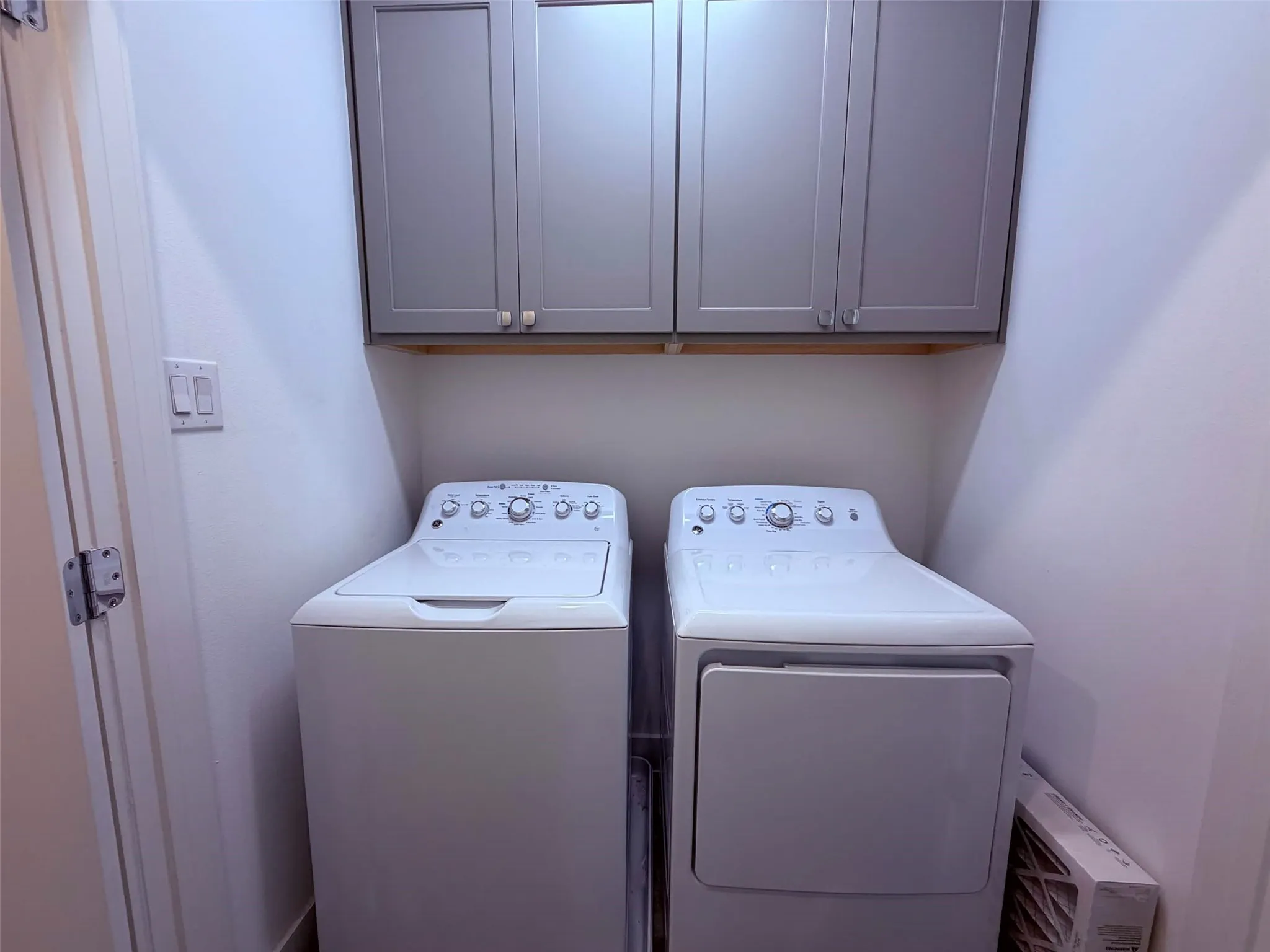 Single Family Residence For Rent in Tarrant County , 2232 Scenic Bluff Drive, Fort Worth, Texas 76111, 3 Bedroom, 3 Bathroom, 2 Garage spaces, 2,212 Sqft, built in 2019, mls#21312255, Real Estate Agent in Fort Worth, Homes For Rent in Tarrant county, Homes For Rent in Fort Worth, Realtor in Fort Worth Texas, Real Estate Brokerage Independent Realty Texas, Luminita Cordes Realtor