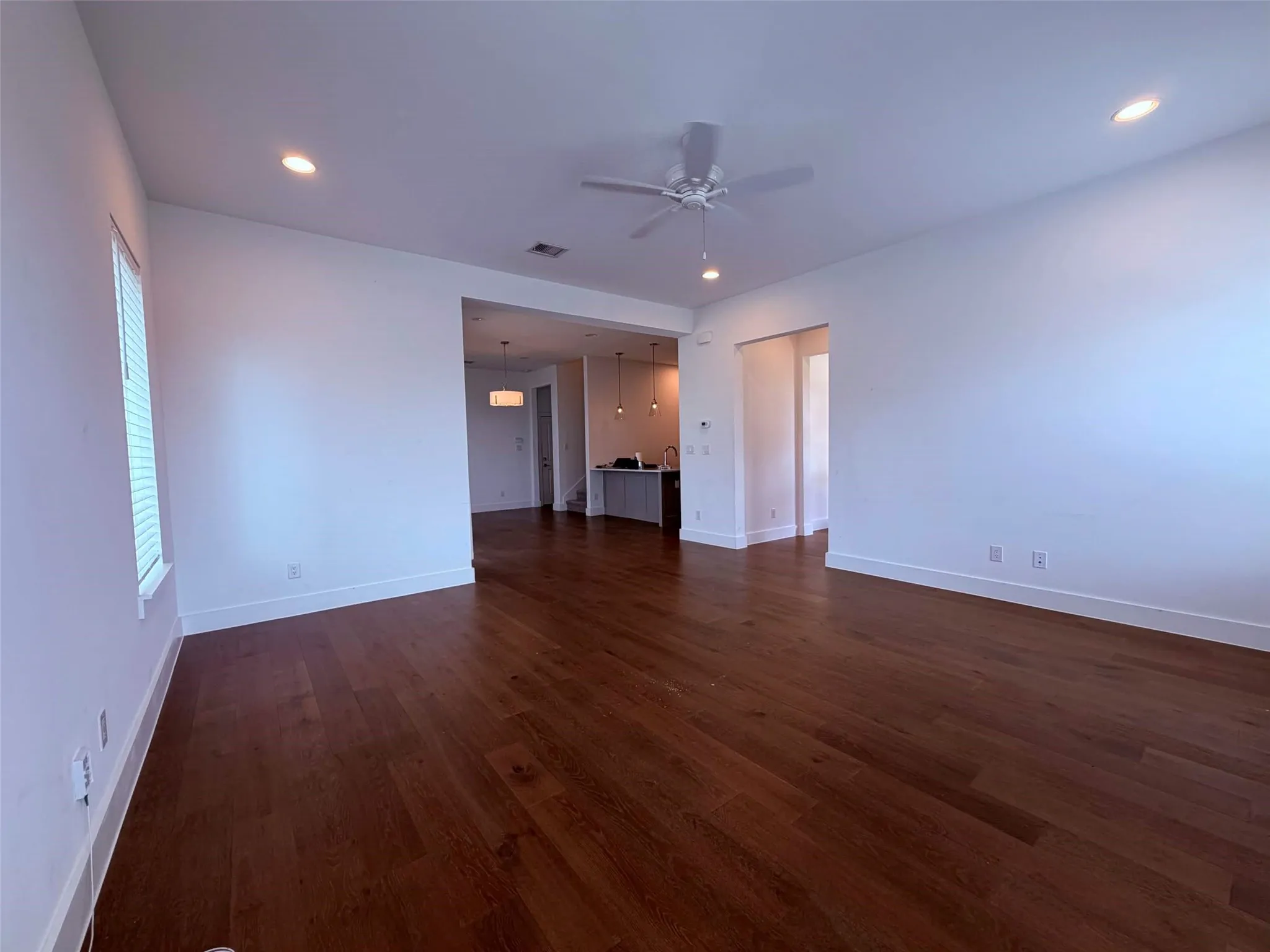 Single Family Residence For Rent in Tarrant County , 2232 Scenic Bluff Drive, Fort Worth, Texas 76111, 3 Bedroom, 3 Bathroom, 2 Garage spaces, 2,212 Sqft, built in 2019, mls#21312255, Real Estate Agent in Fort Worth, Homes For Rent in Tarrant county, Homes For Rent in Fort Worth, Realtor in Fort Worth Texas, Real Estate Brokerage Independent Realty Texas, Luminita Cordes Realtor