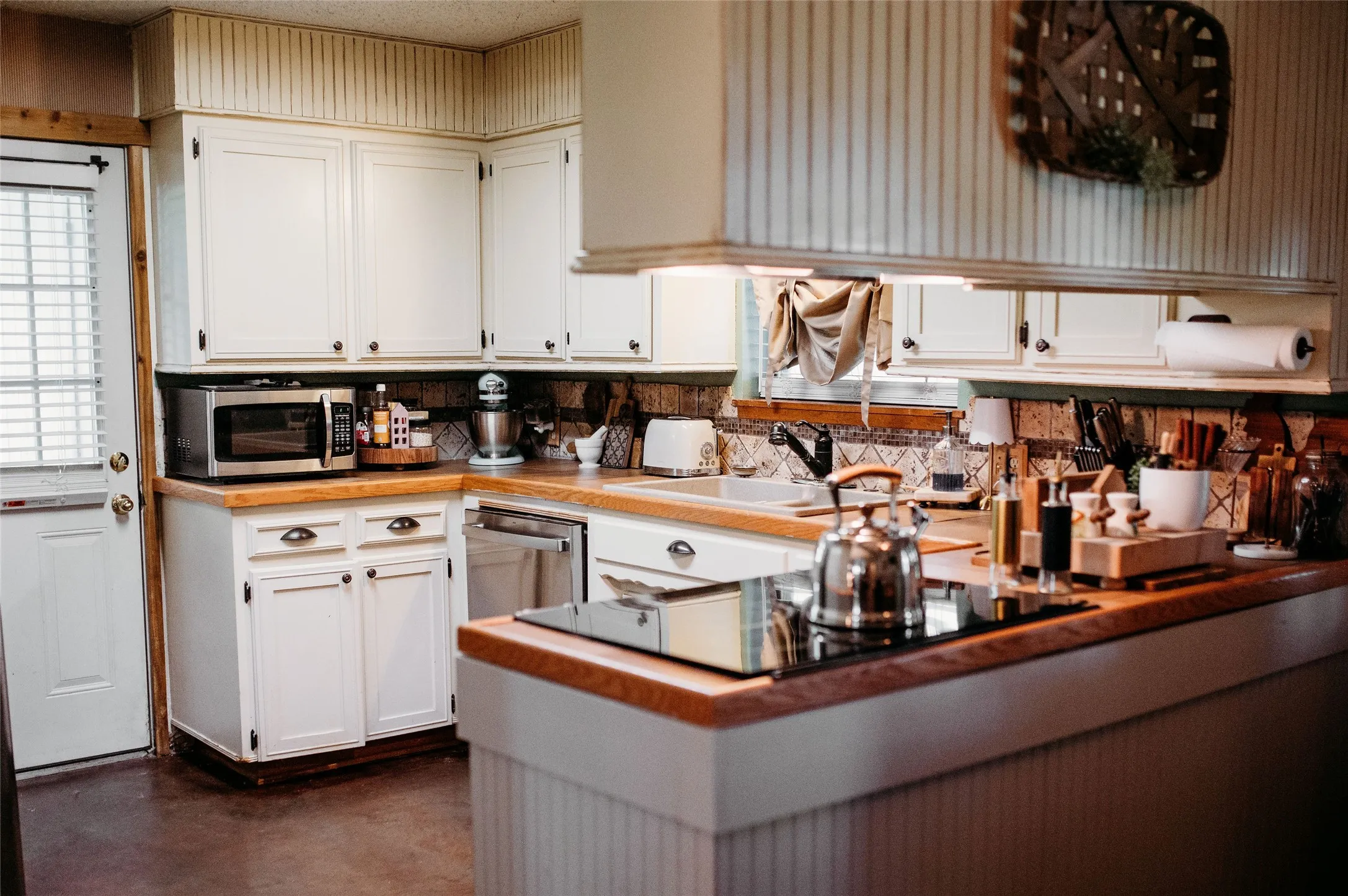 Single Family Residence For Sale in Fannin County , 408 County Road 2200, Ivanhoe, Texas 75447, 3 Bedroom, 1 Bathroom, Garage spaces, 1,253 Sqft, built in 1985, mls#21312192, Real Estate Agent in Ivanhoe, Homes For Sale in Fannin county, Homes For Sale in Ivanhoe, Realtor in Ivanhoe Texas, Real Estate Brokerage Independent Realty Texas, Luminita Cordes Realtor