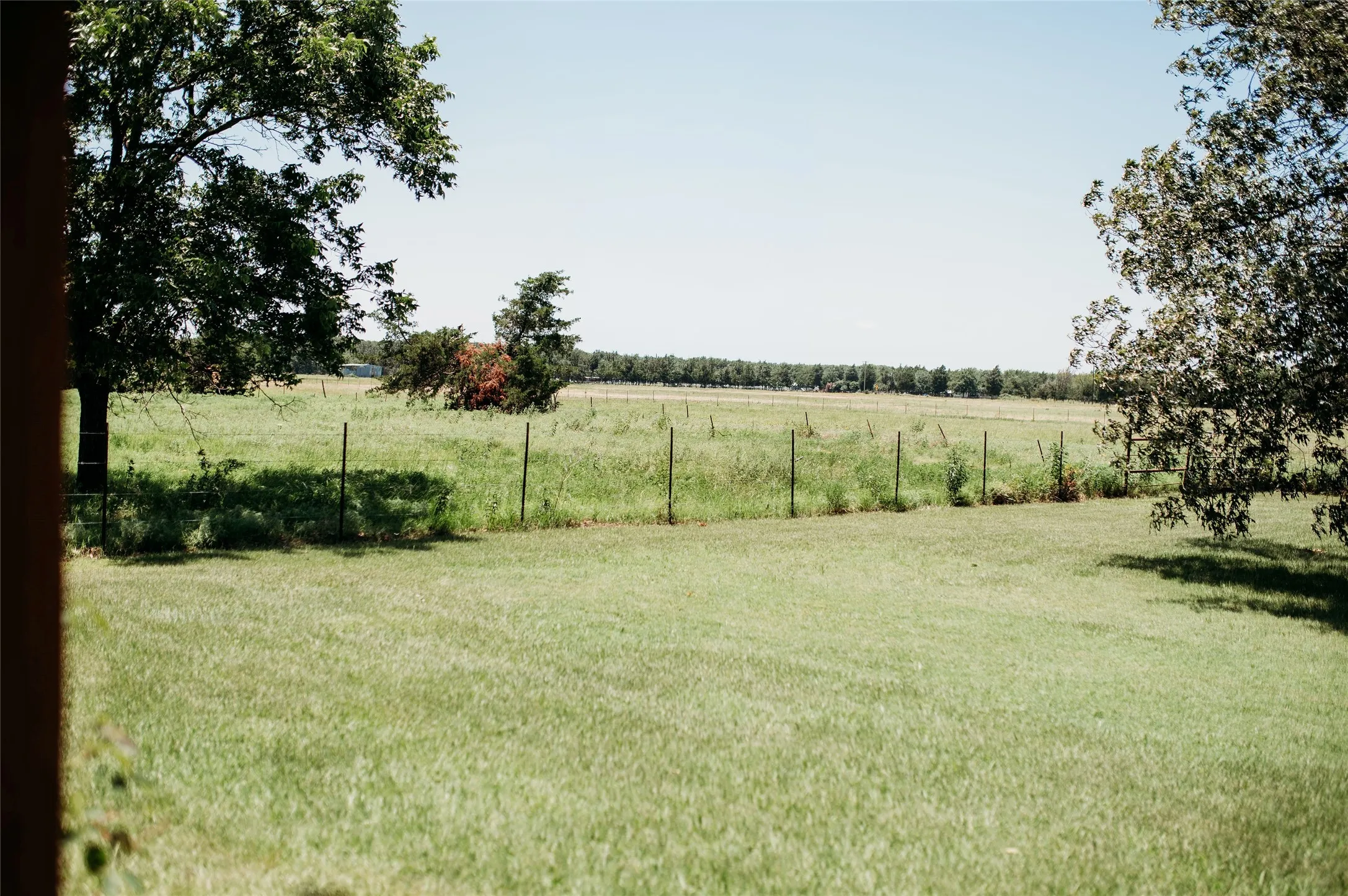 Single Family Residence For Sale in Fannin County , 408 County Road 2200, Ivanhoe, Texas 75447, 3 Bedroom, 1 Bathroom, Garage spaces, 1,253 Sqft, built in 1985, mls#21312192, Real Estate Agent in Ivanhoe, Homes For Sale in Fannin county, Homes For Sale in Ivanhoe, Realtor in Ivanhoe Texas, Real Estate Brokerage Independent Realty Texas, Luminita Cordes Realtor