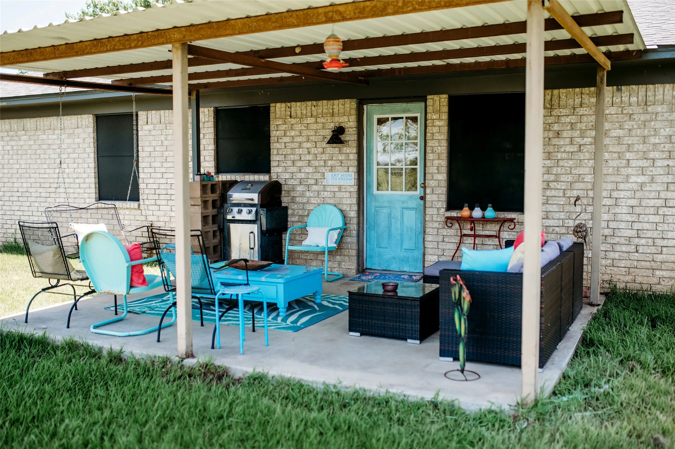 Single Family Residence For Sale in Fannin County , 408 County Road 2200, Ivanhoe, Texas 75447, 3 Bedroom, 1 Bathroom, Garage spaces, 1,253 Sqft, built in 1985, mls#21312192, Real Estate Agent in Ivanhoe, Homes For Sale in Fannin county, Homes For Sale in Ivanhoe, Realtor in Ivanhoe Texas, Real Estate Brokerage Independent Realty Texas, Luminita Cordes Realtor
