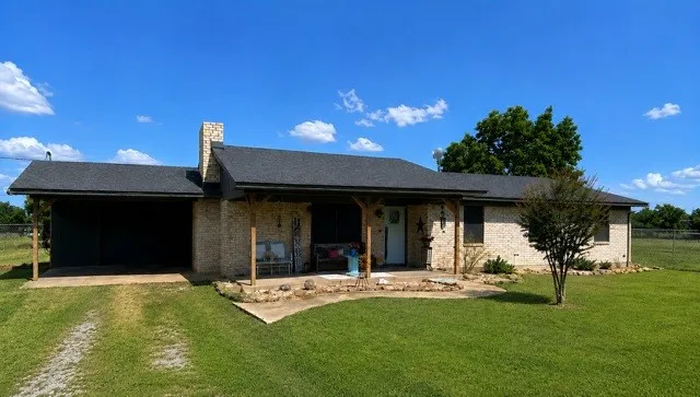Single Family Residence For Sale in Fannin County , 408 County Road 2200, Ivanhoe, Texas 75447, 3 Bedroom, 1 Bathroom, Garage spaces, 1,253 Sqft, built in 1985, mls#21312192, Real Estate Agent in Ivanhoe, Homes For Sale in Fannin county, Homes For Sale in Ivanhoe, Realtor in Ivanhoe Texas, Real Estate Brokerage Independent Realty Texas, Luminita Cordes Realtor