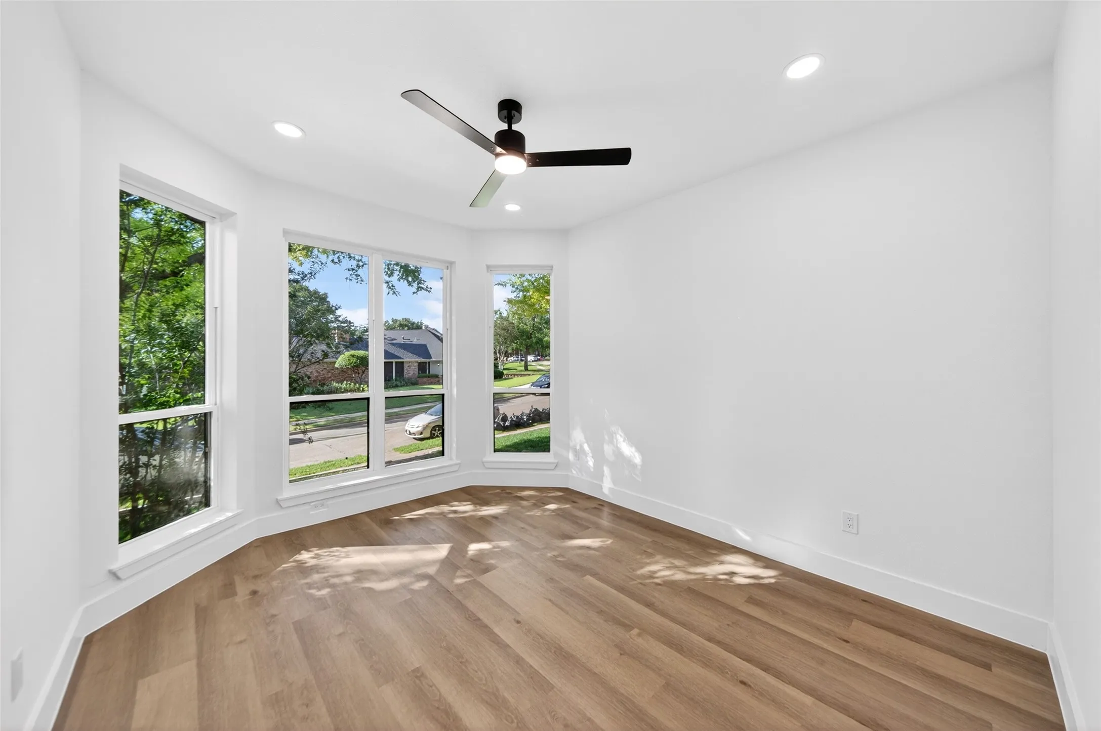 Single Family Residence For Rent in Denton County , 1213 Sycamore Drive, Carrollton, Texas 75007, 4 Bedrooms, 3 Bathrooms, 2 Garage spaces, 2,676 Sqft, built in 1984, Price $3,500, mls#21294664, Real Estate Agent in Carrollton, Homes For Rent in Denton county, Homes For Rent in Carrollton, Realtor in Carrollton Texas, Real Estate Brokerage Independent Realty Texas, Luminita Cordes Realtor