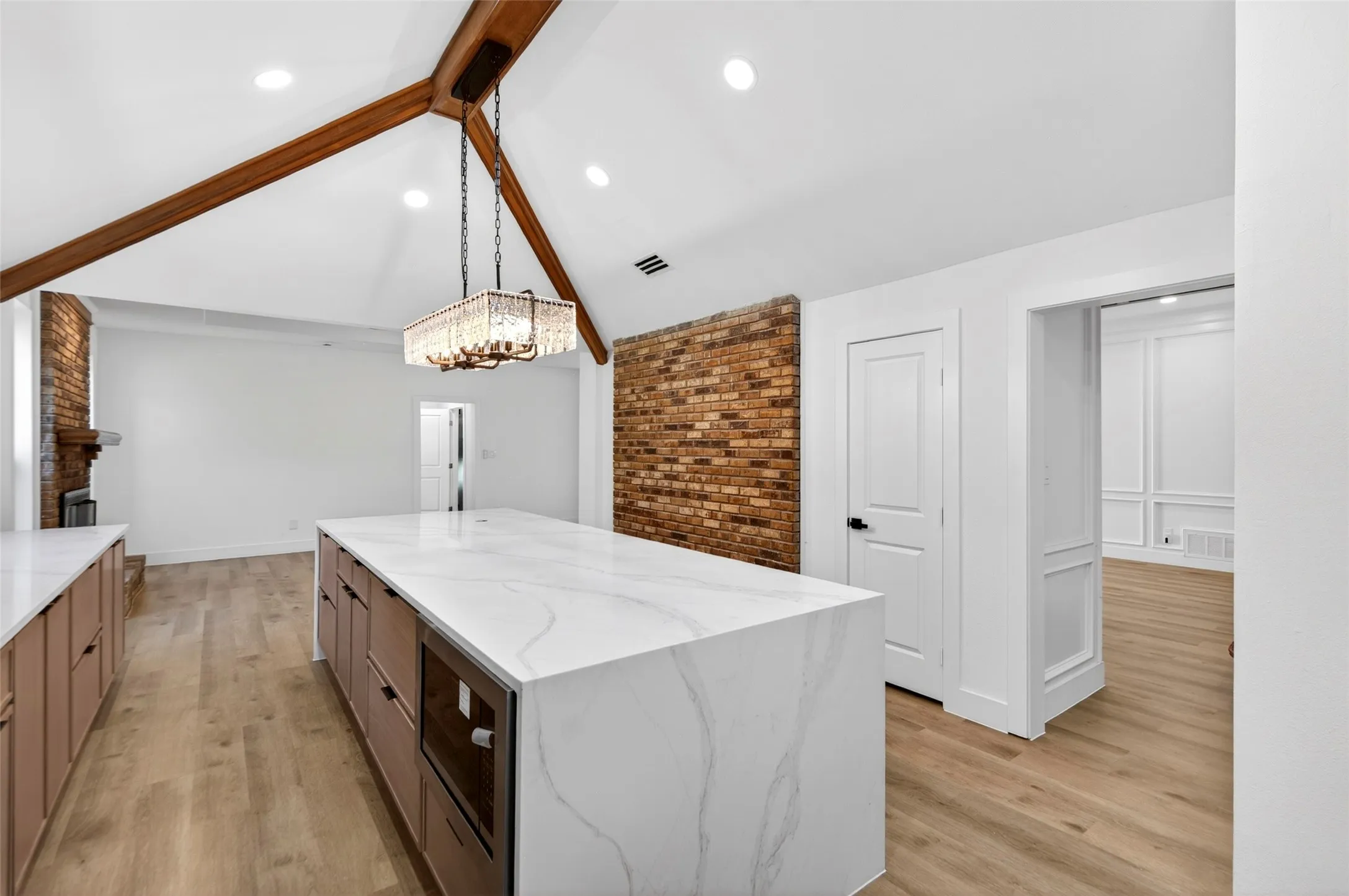 Single Family Residence For Rent in Denton County , 1213 Sycamore Drive, Carrollton, Texas 75007, 4 Bedrooms, 3 Bathrooms, 2 Garage spaces, 2,676 Sqft, built in 1984, Price $3,500, mls#21294664, Real Estate Agent in Carrollton, Homes For Rent in Denton county, Homes For Rent in Carrollton, Realtor in Carrollton Texas, Real Estate Brokerage Independent Realty Texas, Luminita Cordes Realtor