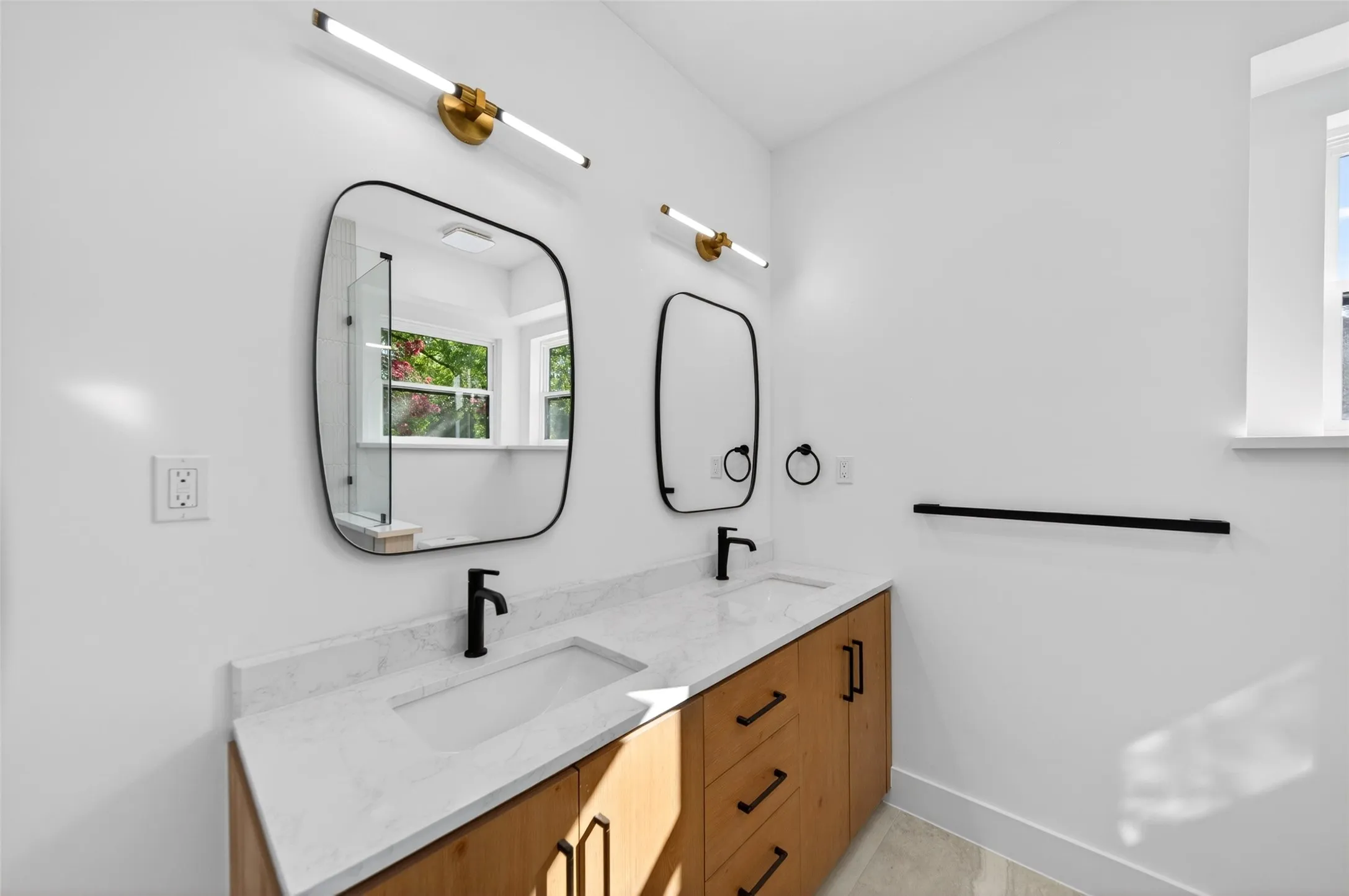 Single Family Residence For Rent in Denton County , 1213 Sycamore Drive, Carrollton, Texas 75007, 4 Bedrooms, 3 Bathrooms, 2 Garage spaces, 2,676 Sqft, built in 1984, Price $3,500, mls#21294664, Real Estate Agent in Carrollton, Homes For Rent in Denton county, Homes For Rent in Carrollton, Realtor in Carrollton Texas, Real Estate Brokerage Independent Realty Texas, Luminita Cordes Realtor