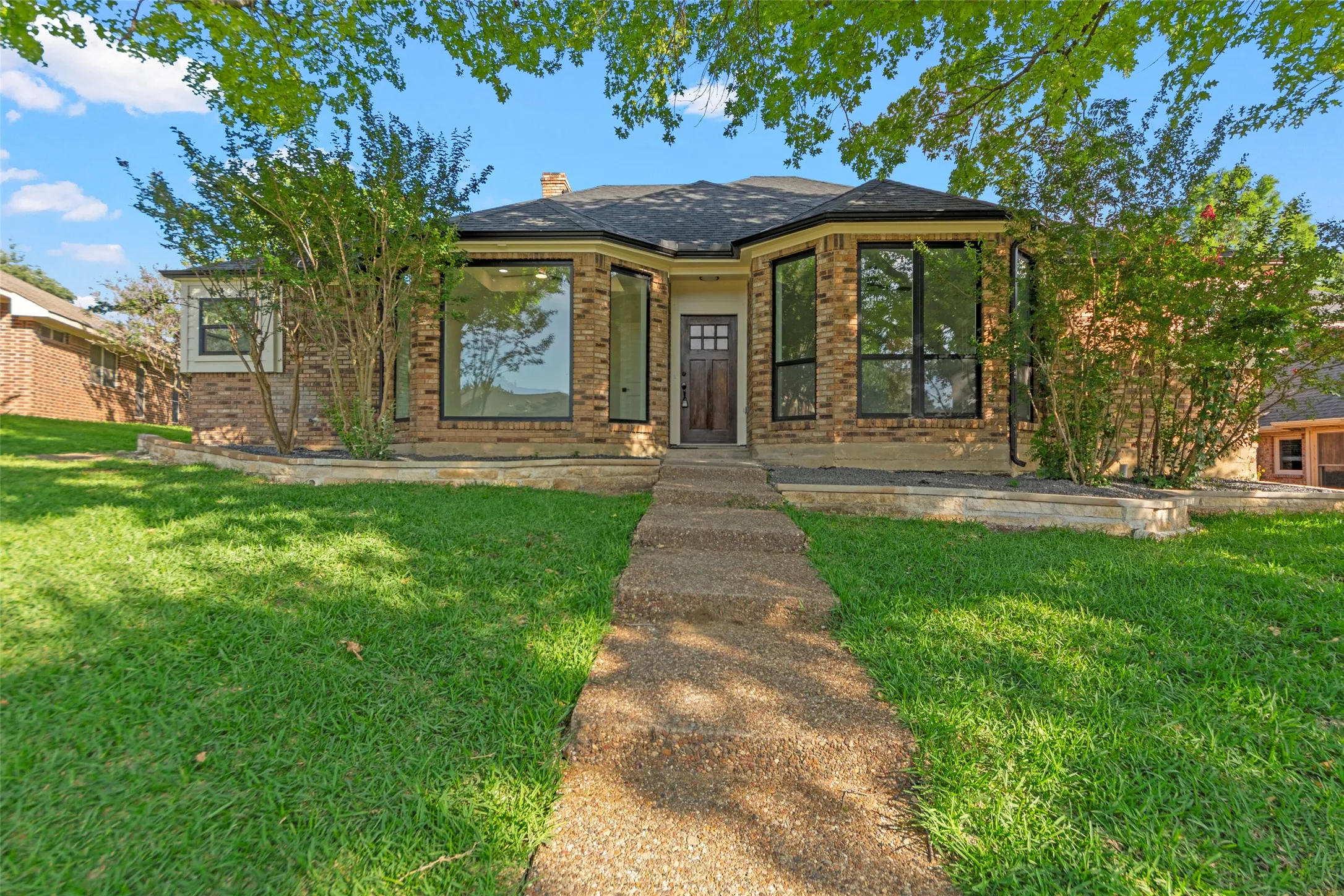 Single Family Residence For Rent in Denton County , 1213 Sycamore Drive, Carrollton, Texas 75007, 4 Bedrooms, 3 Bathrooms, 2 Garage spaces, 2,676 Sqft, built in 1984, Price $3,500, mls#21294664, Real Estate Agent in Carrollton, Homes For Rent in Denton county, Homes For Rent in Carrollton, Realtor in Carrollton Texas, Real Estate Brokerage Independent Realty Texas, Luminita Cordes Realtor