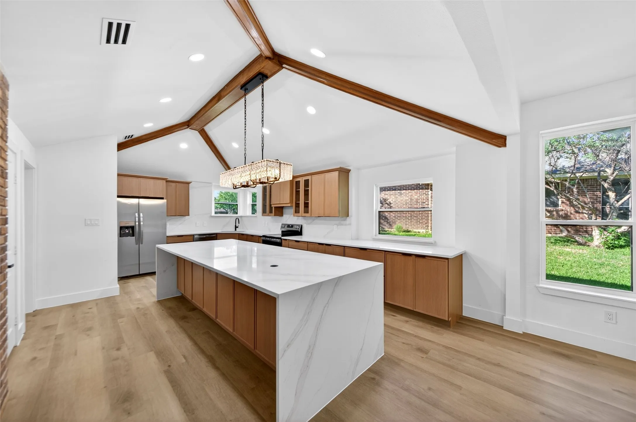 Single Family Residence For Rent in Denton County , 1213 Sycamore Drive, Carrollton, Texas 75007, 4 Bedrooms, 3 Bathrooms, 2 Garage spaces, 2,676 Sqft, built in 1984, Price $3,500, mls#21294664, Real Estate Agent in Carrollton, Homes For Rent in Denton county, Homes For Rent in Carrollton, Realtor in Carrollton Texas, Real Estate Brokerage Independent Realty Texas, Luminita Cordes Realtor