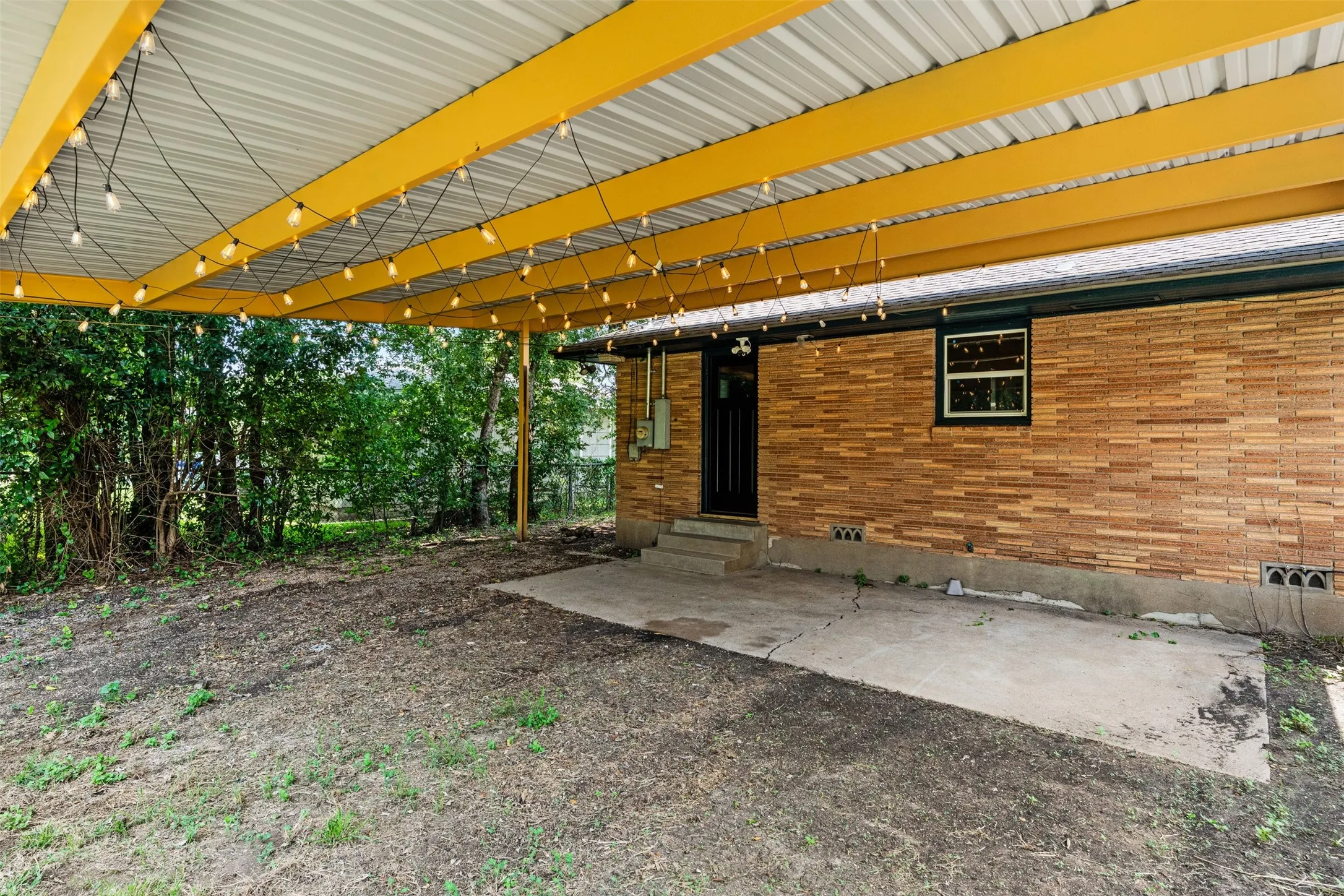 Single Family Residence For Sale in Mc Lennan County , 2208 N 44th Street, Waco, Texas 76710, 3 Bedroom, 2 Bathroom, 1 Garage spaces, 1,511 Sqft, built in 1954, mls#21311433, Real Estate Agent in Waco, Homes For Sale in Mc Lennan county, Homes For Sale in Waco, Realtor in Waco Texas, Real Estate Brokerage Independent Realty Texas, Luminita Cordes Realtor