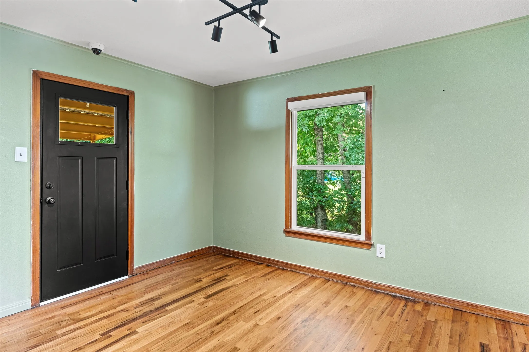 Single Family Residence For Sale in Mc Lennan County , 2208 N 44th Street, Waco, Texas 76710, 3 Bedroom, 2 Bathroom, 1 Garage spaces, 1,511 Sqft, built in 1954, mls#21311433, Real Estate Agent in Waco, Homes For Sale in Mc Lennan county, Homes For Sale in Waco, Realtor in Waco Texas, Real Estate Brokerage Independent Realty Texas, Luminita Cordes Realtor