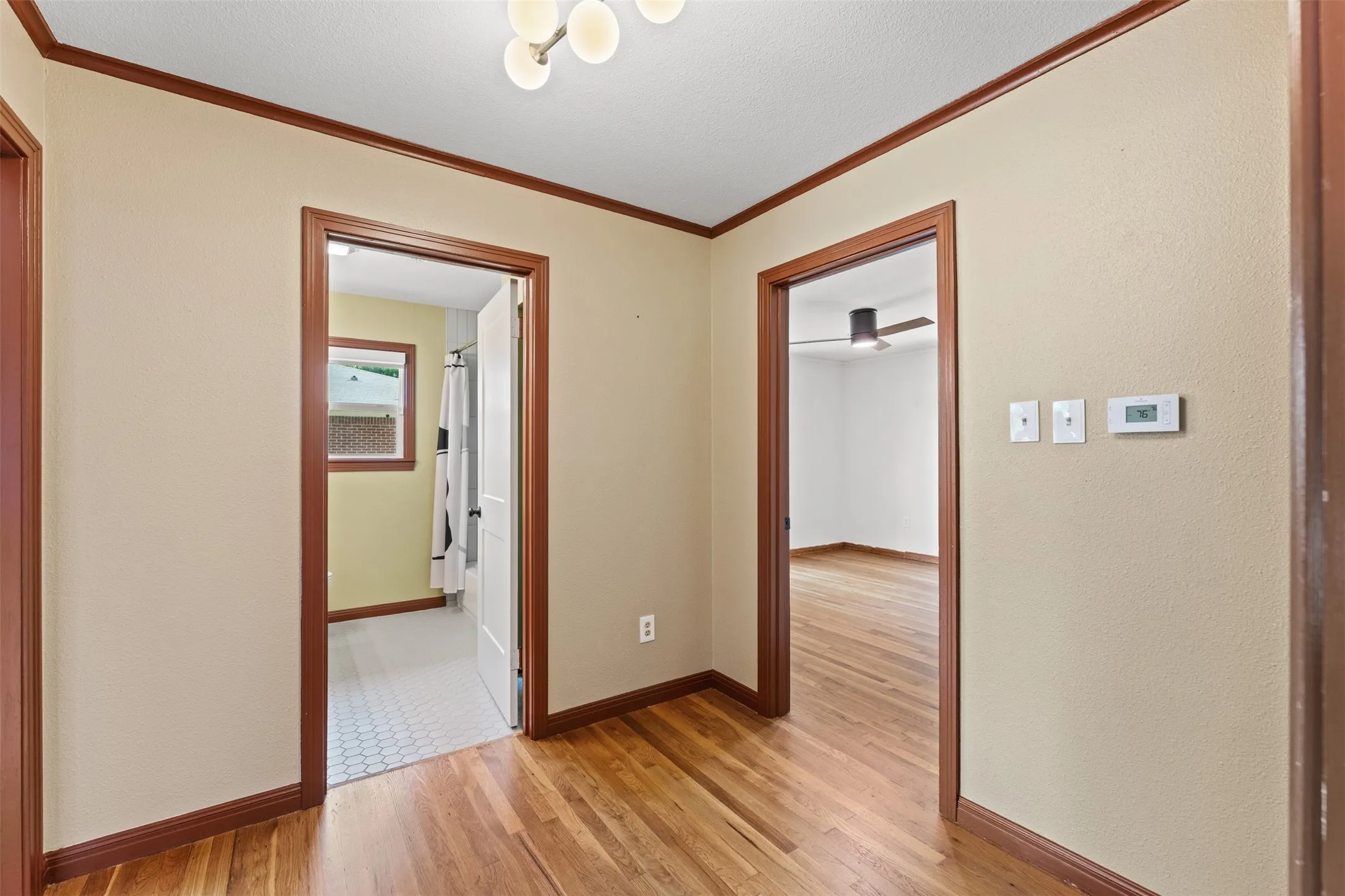 Single Family Residence For Sale in Mc Lennan County , 2208 N 44th Street, Waco, Texas 76710, 3 Bedroom, 2 Bathroom, 1 Garage spaces, 1,511 Sqft, built in 1954, mls#21311433, Real Estate Agent in Waco, Homes For Sale in Mc Lennan county, Homes For Sale in Waco, Realtor in Waco Texas, Real Estate Brokerage Independent Realty Texas, Luminita Cordes Realtor